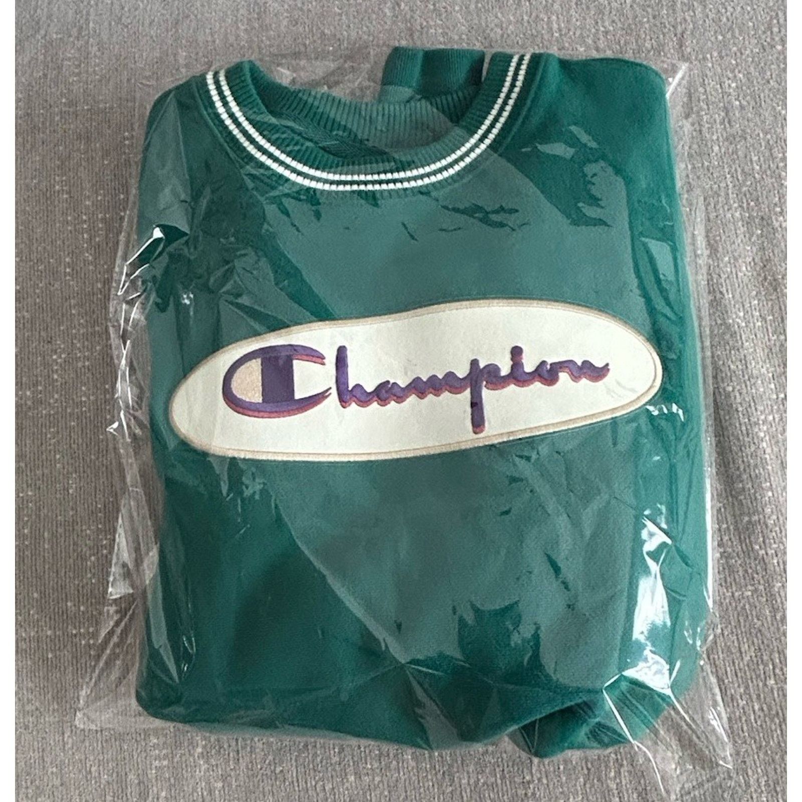 Champion Vtg Champion Reverse Weave Crew Neck Sweatshirt Green S Size US S / EU 44-46 / 1 - 8 Thumbnail