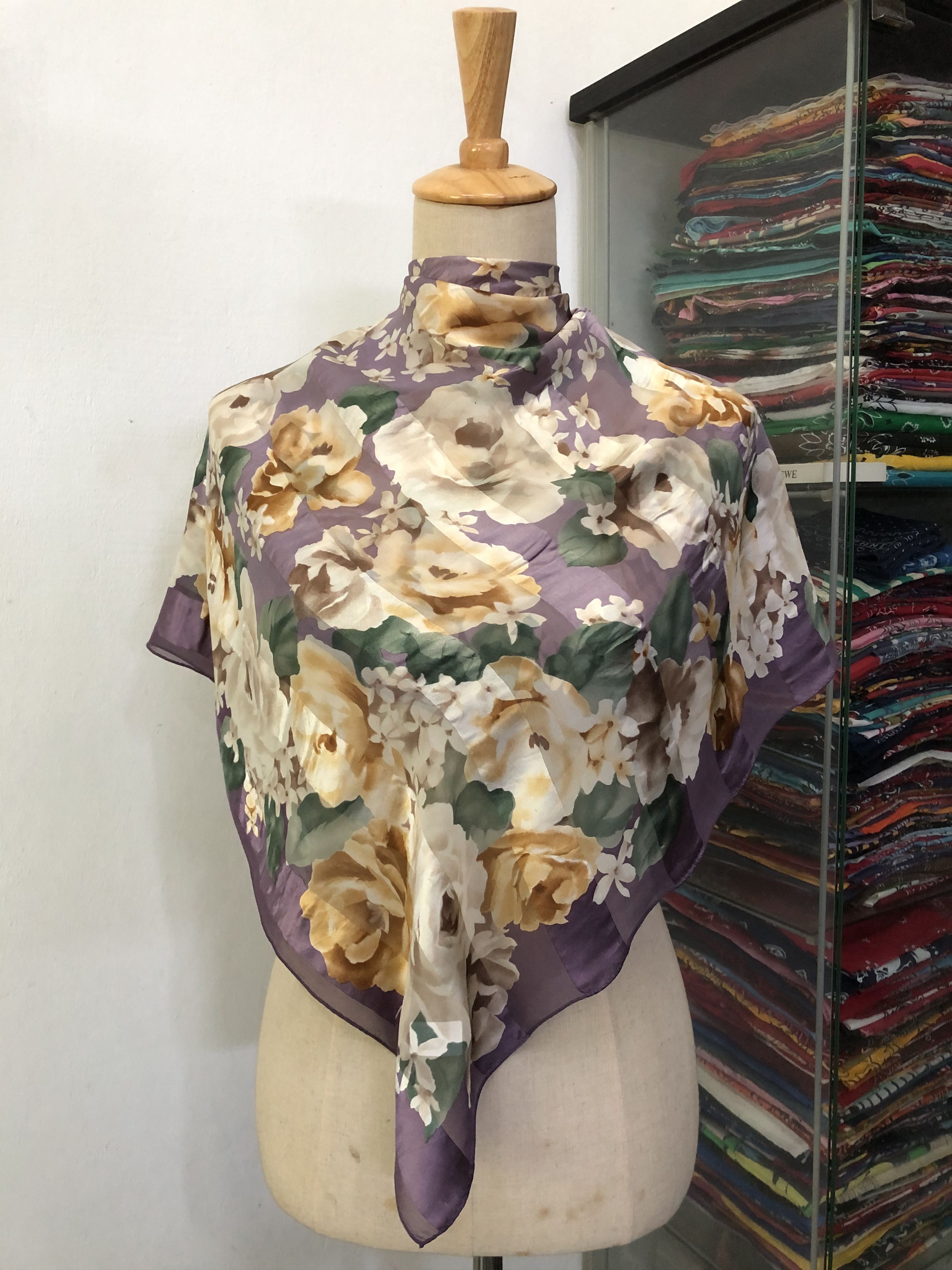 Pierre Cardin × Vintage Vintage Pierre Cardin Silk Scarf Size ONE SIZE - 1 Thumbnail