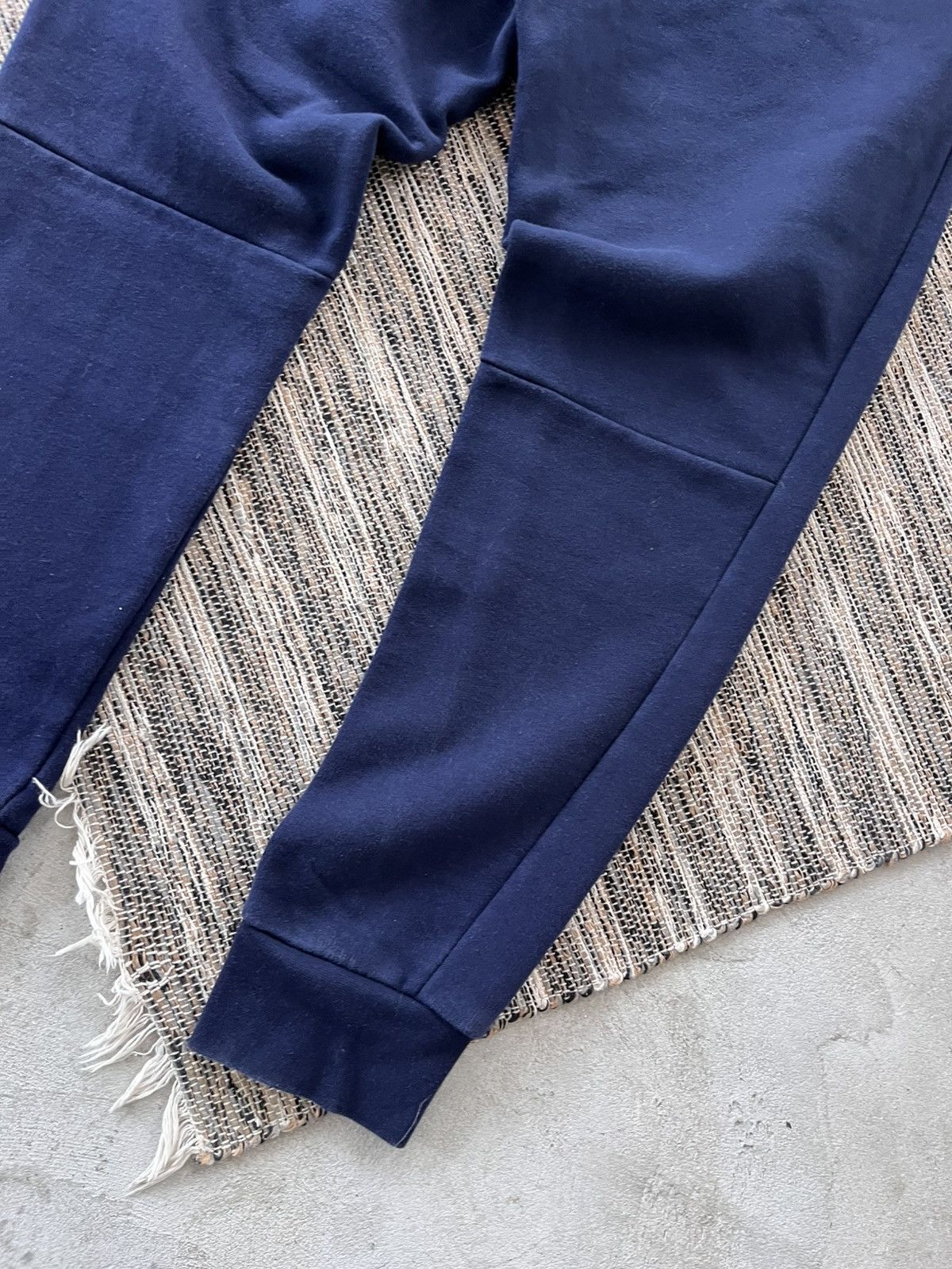 Lacoste Vintage Lacoste Navy Minimalistic Sweatpants Y2K Track Pants Size US 32 / EU 48 - 11 Thumbnail