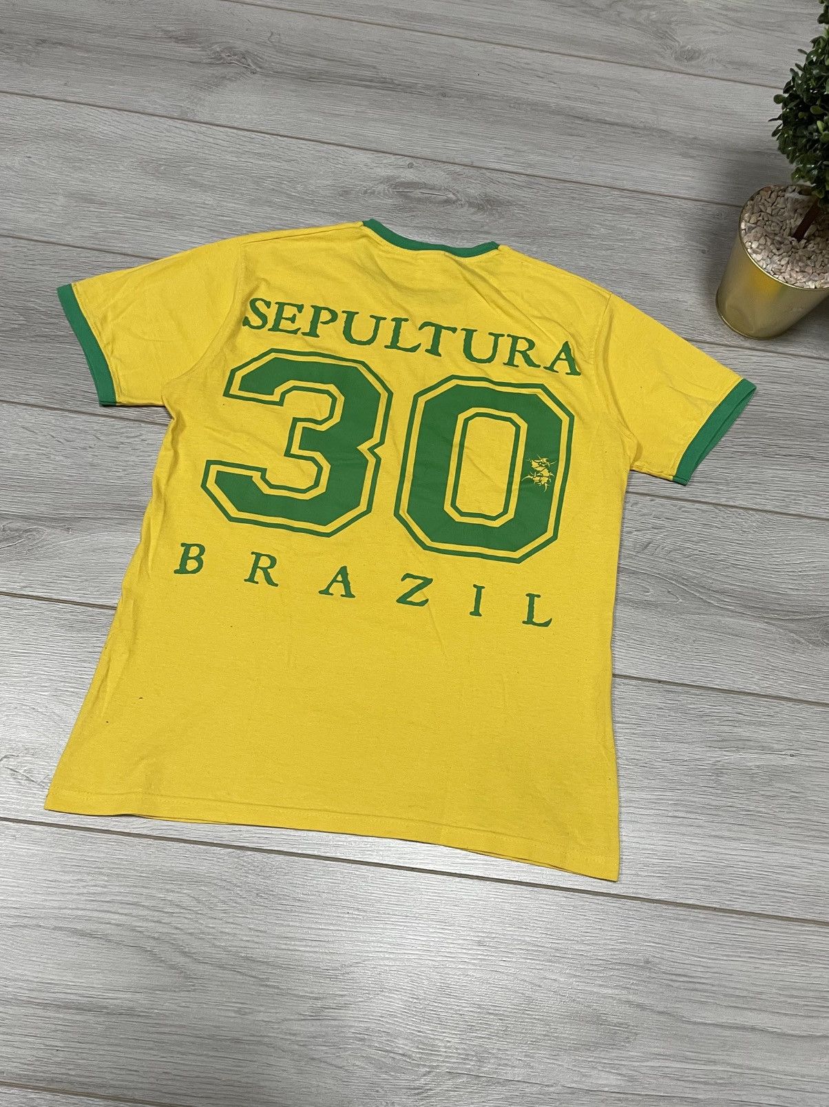 Band Tees Sepultura Brasil t-shirt big print Size US M / EU 48-50 / 2 - 9 Thumbnail