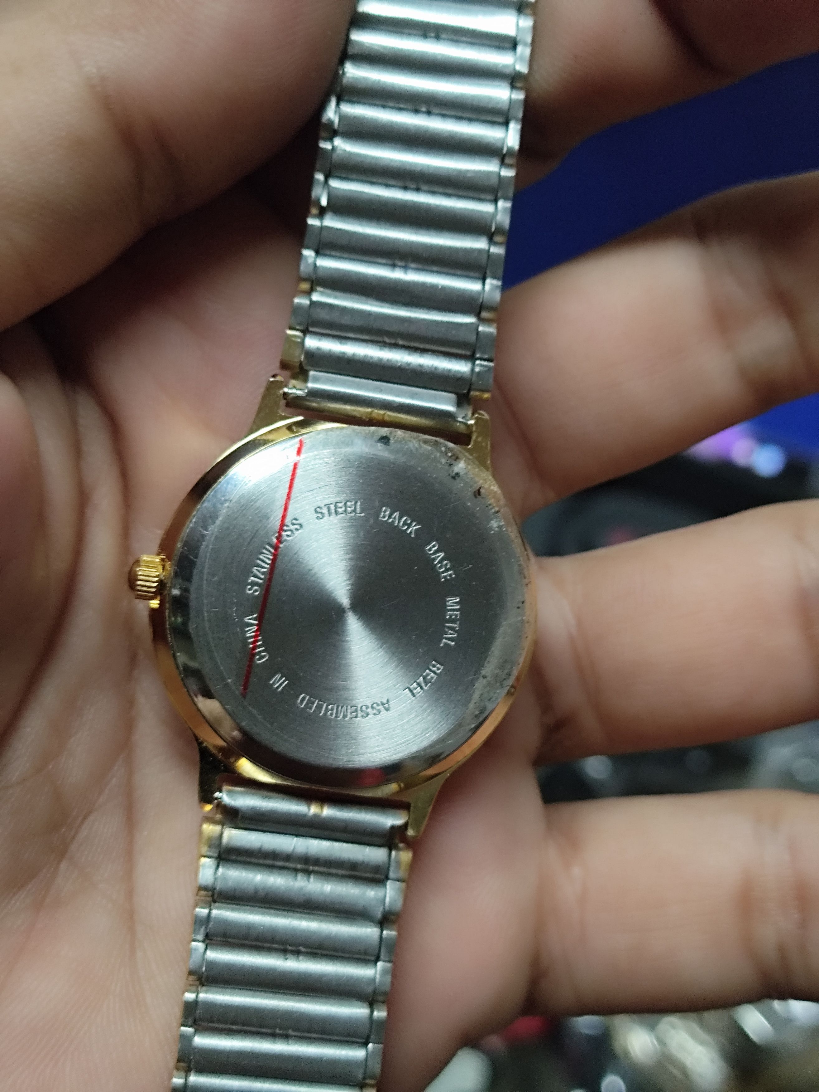 Vintage Vintage LOMAND QUARTZ JAPAN WATCH Design like Gucci Size ONE SIZE - 8 Thumbnail