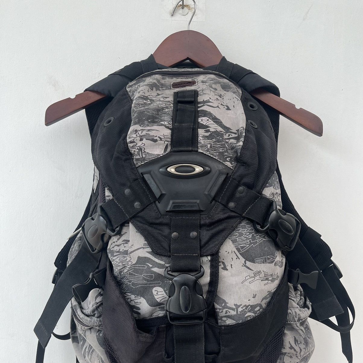 Oakley Vintage Oakley Icon 3.0 Camouflage Backpack 25L Size ONE SIZE - 2 Thumbnail