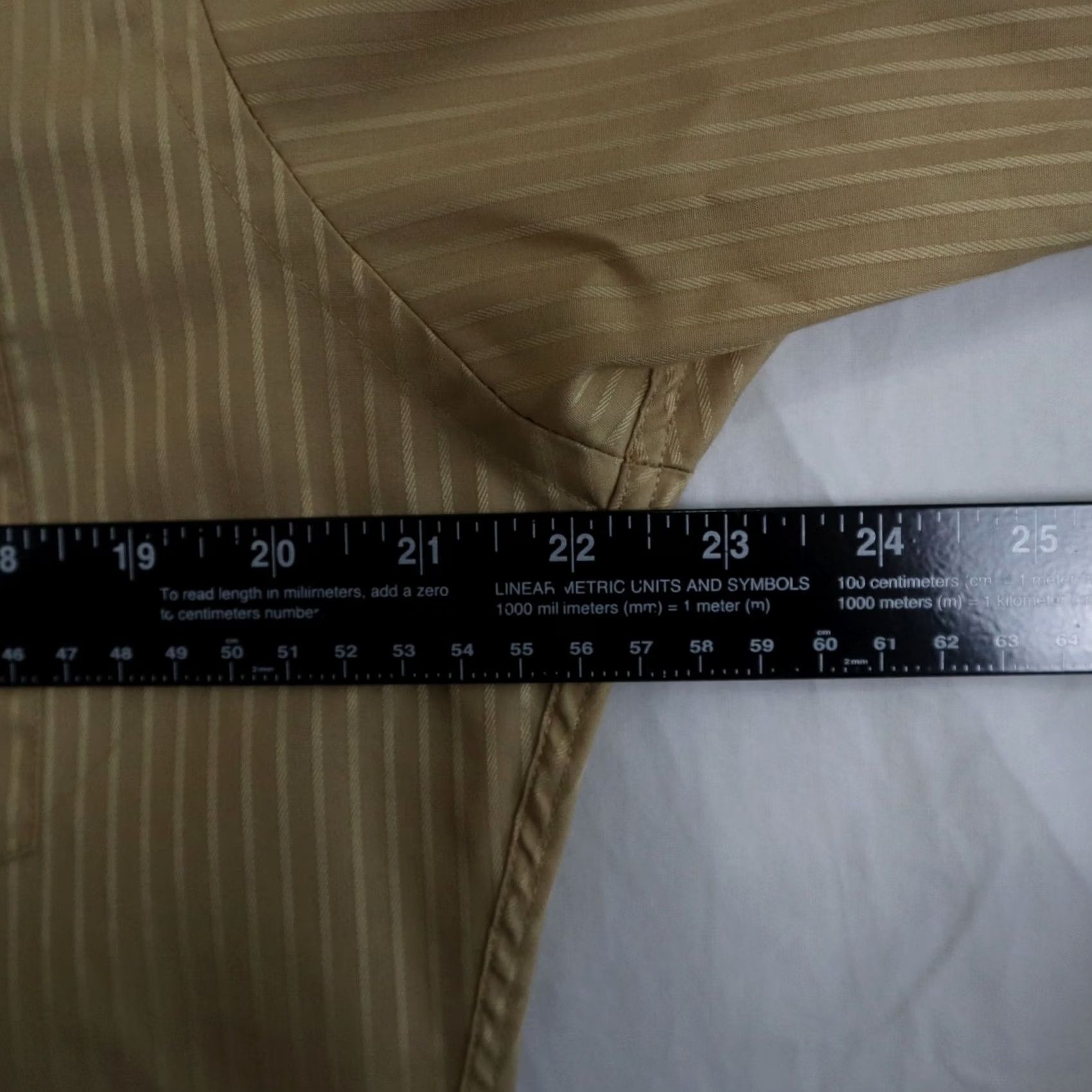 Arrow Arrow Shirt Mens Medium 15-15.5 34/35 Gold Striped Button Up Long Sleeve Wool? No. Size US L / EU 52-54 / 3 - 4 Thumbnail