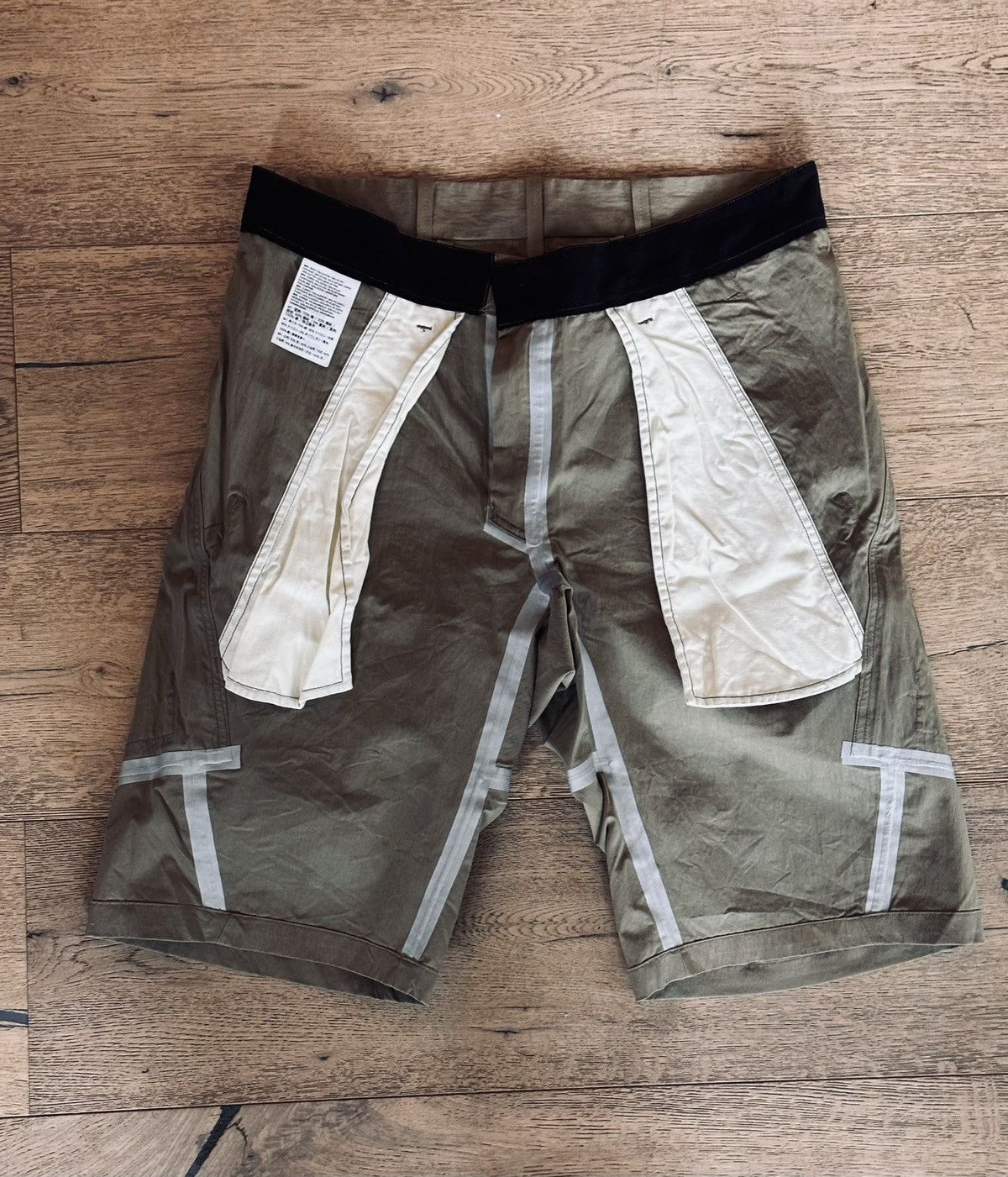 Veilance Arc'teryx Veilance Beige Shorts Size 30 Hidden Pockets Size US 30 / EU 46 - 15 Thumbnail