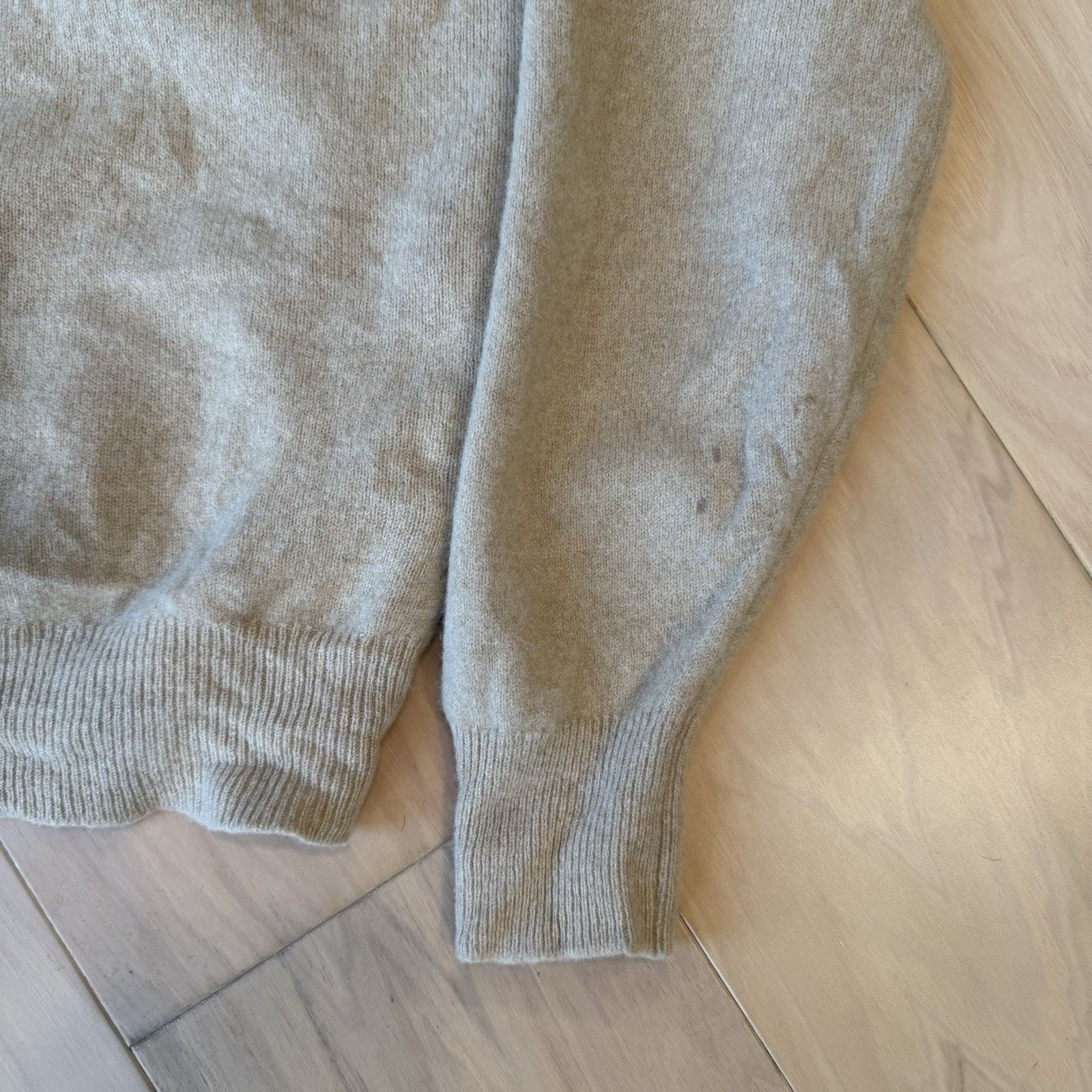 Brooks Brothers Vintage Brooks Brothers Lambswool Sweater Small Beige V Neck Size US S / EU 44-46 / 1 - 8 Thumbnail