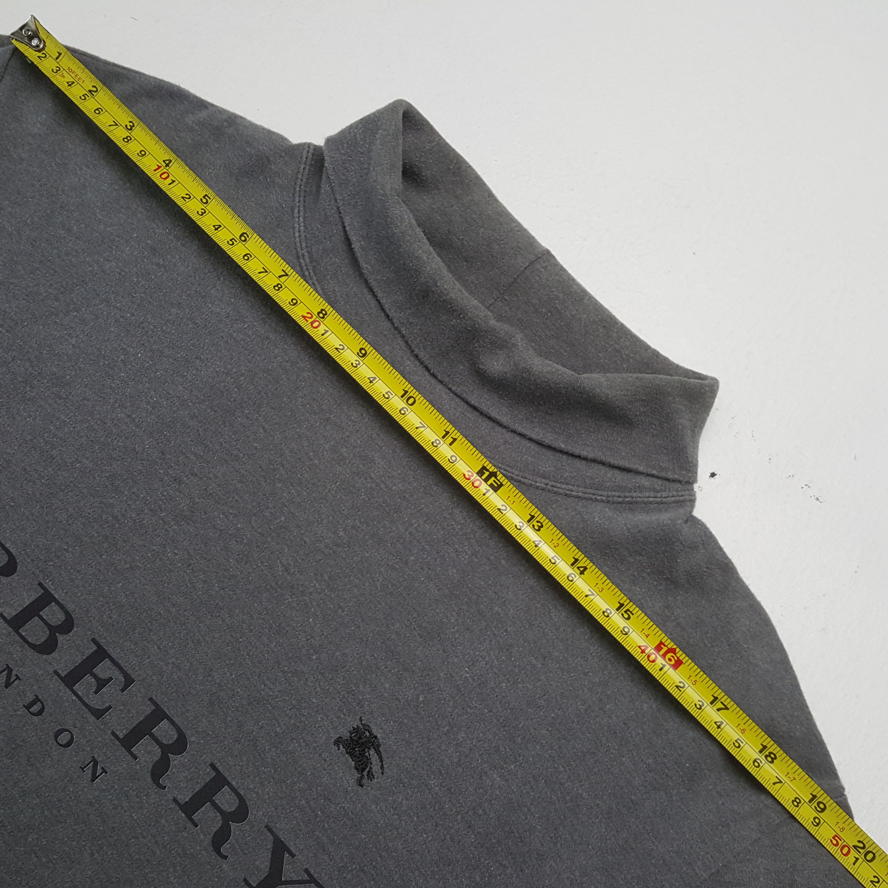 Burberry Vintage Burberry London Fashion Brand T-Shirt C319N33 Size US M / EU 48-50 / 2 - 5 Thumbnail