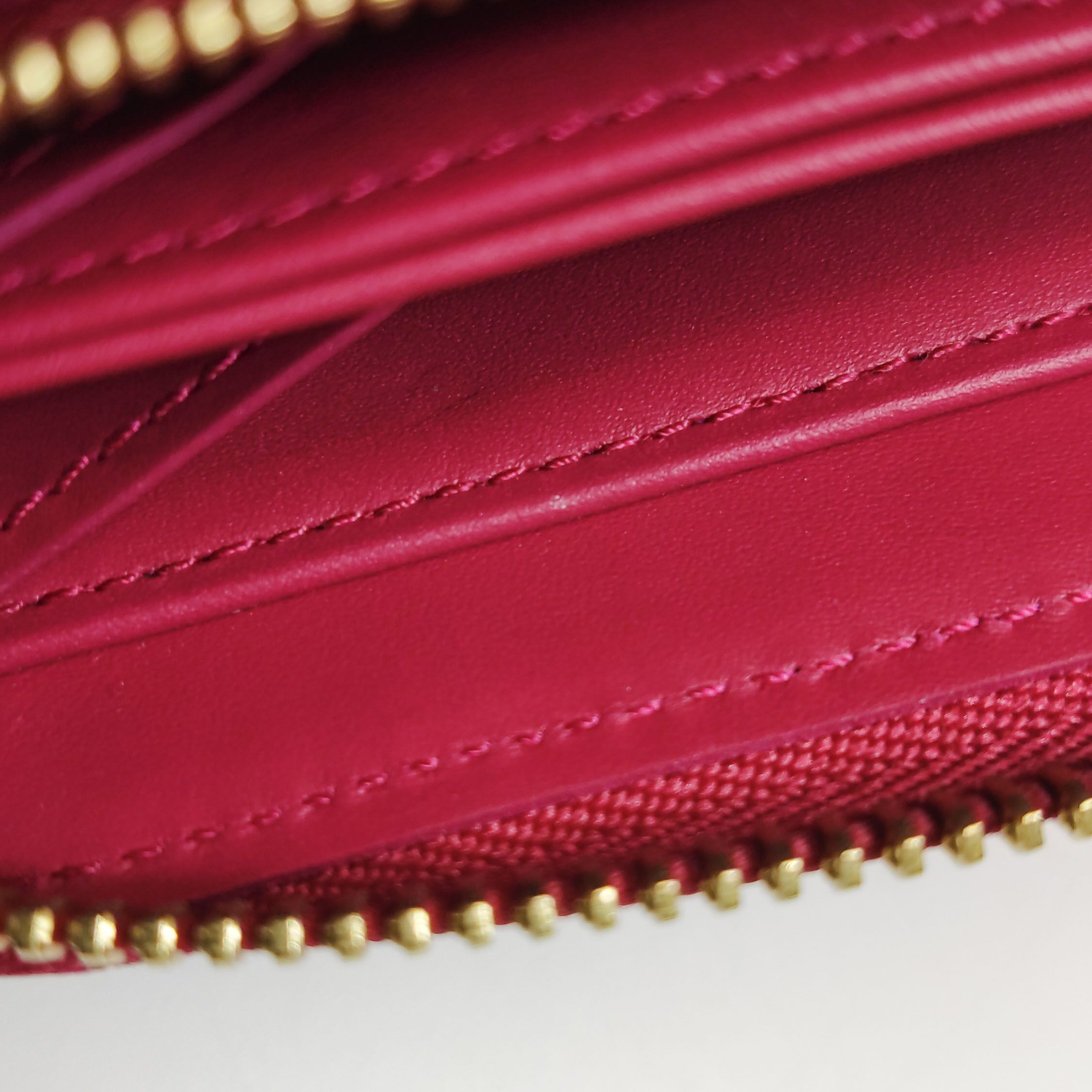 Louis Vuitton Louis Vuitton (LV) Zippy patent leather monogram embossed z Size ONE SIZE - 6 Thumbnail
