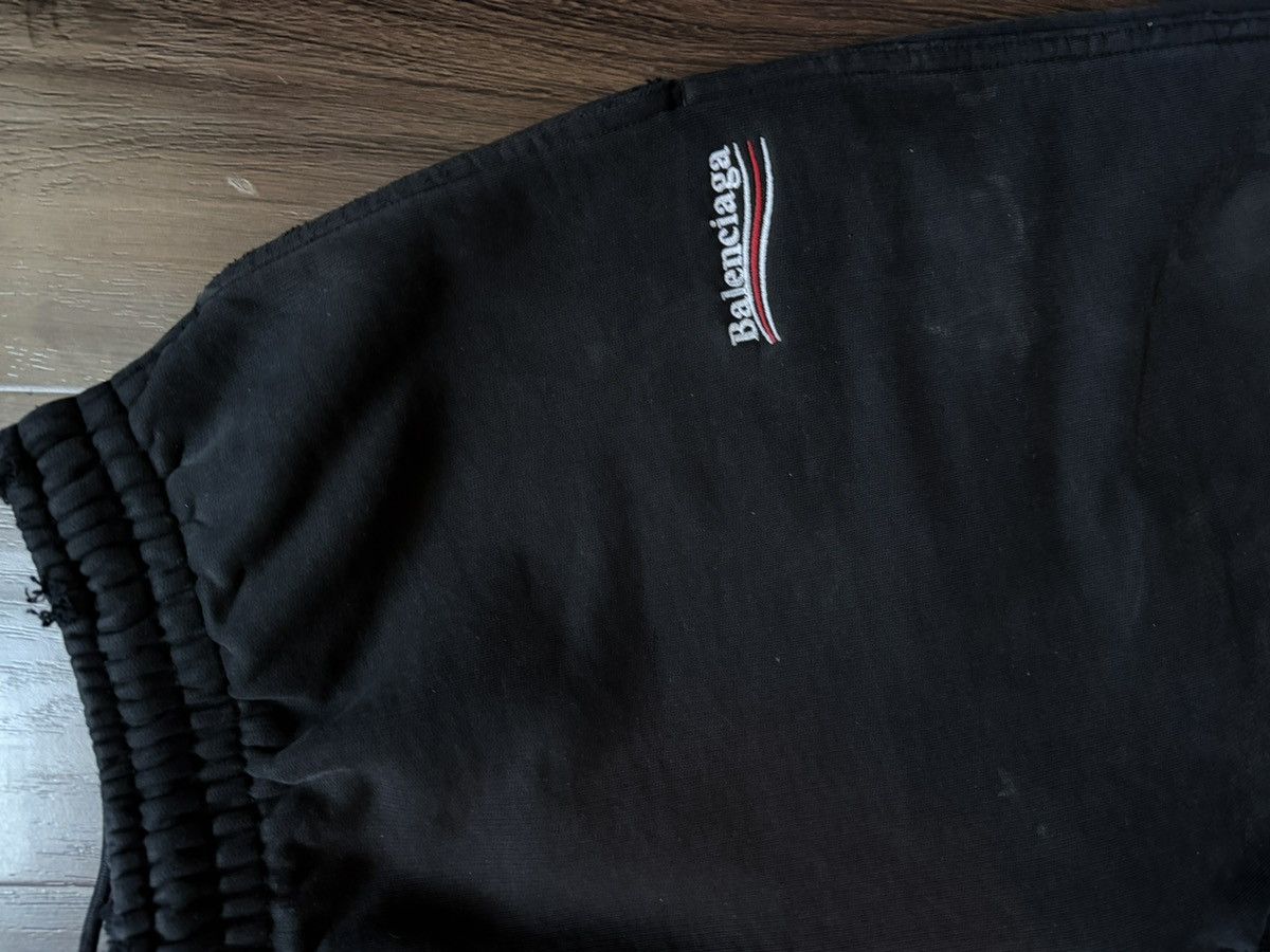 Balenciaga Balenciaga Campaign Sweats Size US 32 / EU 48 - 2 Thumbnail