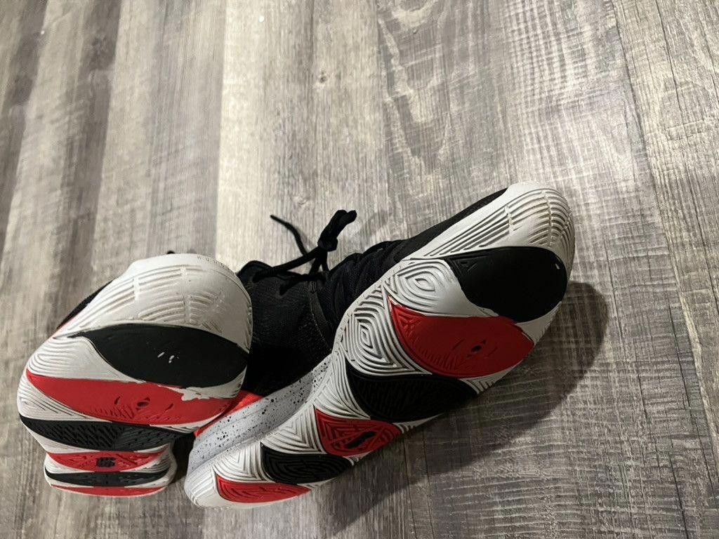 Nike NIKE • Kyrie 5 "2019 Bred" (10.5M) Size US 10.5 / EU 43-44 - 12 Thumbnail