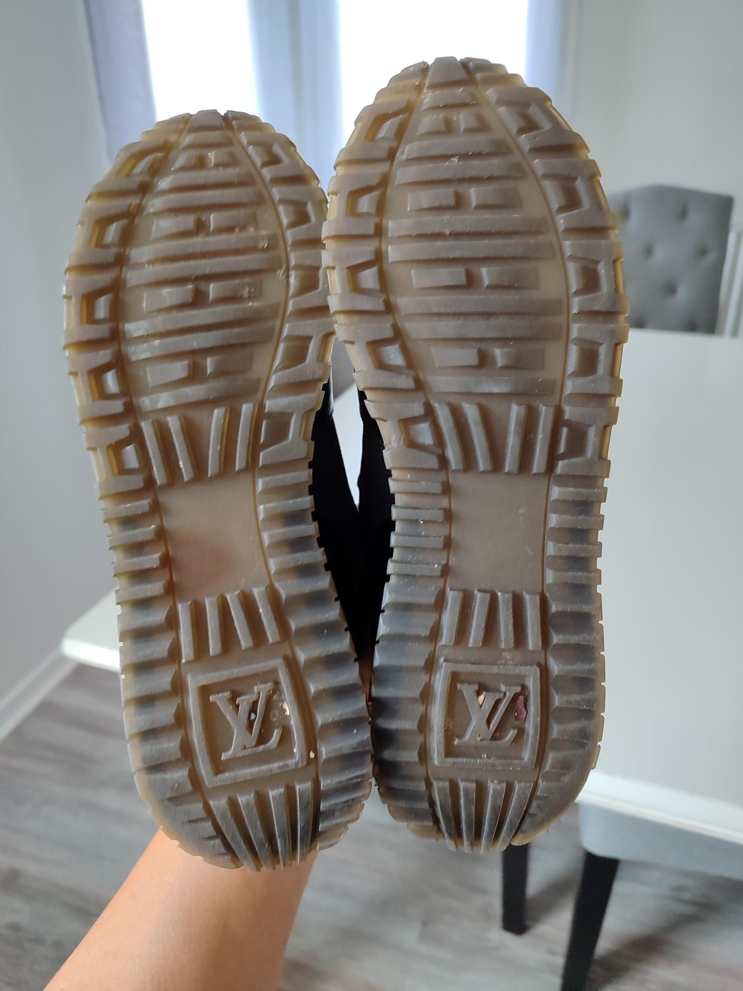 Louis Vuitton BASKETS LOUIS VUITTON RUN AWAY Size US 7 / IT 37 - 7 Thumbnail