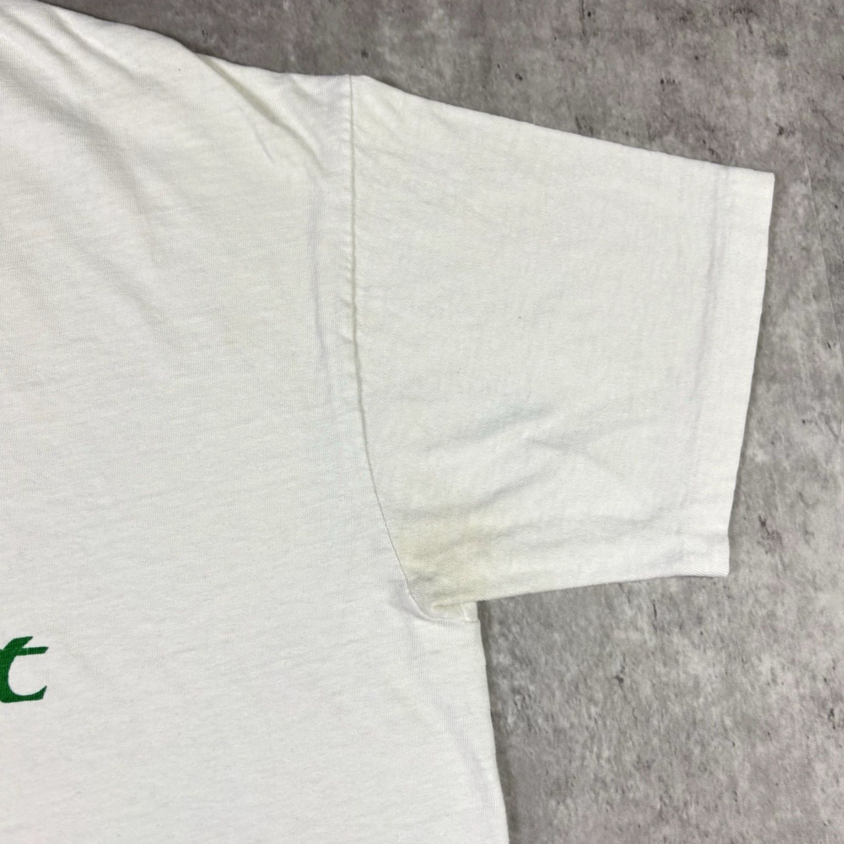 Hanes VINTAGE Waikiki Hawaii T Shirt Double Sided White Single Stitch size XL 90s Size US XL / EU 56 / 4 - 7 Thumbnail