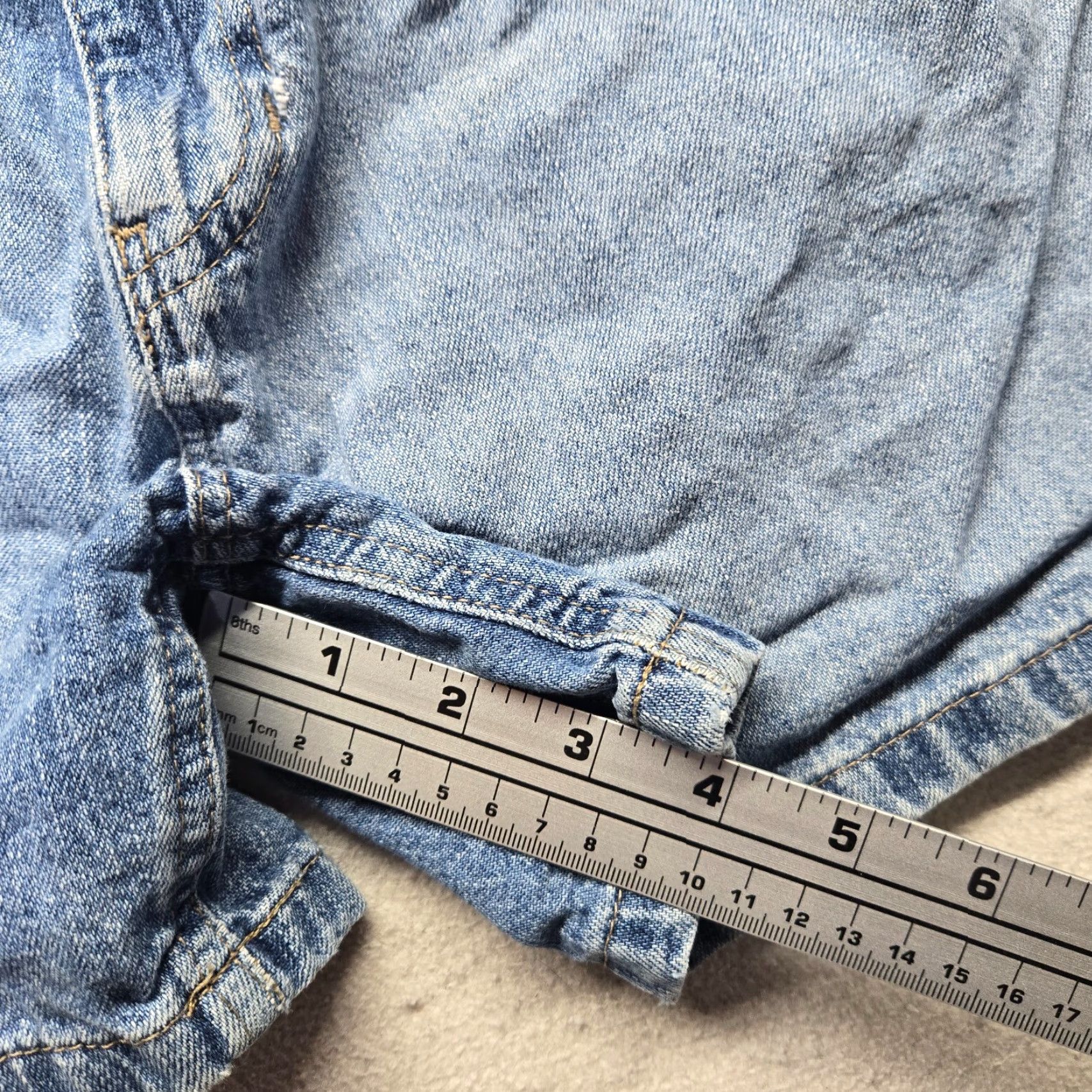 Tommy Hilfiger VINTAGE Tommy Hilfiger Denim Blue Jean Shorts Women's Size 6 Low Rise 5-Pocket Boyfriend Size 28" / US 6 / IT 42 - 6 Thumbnail