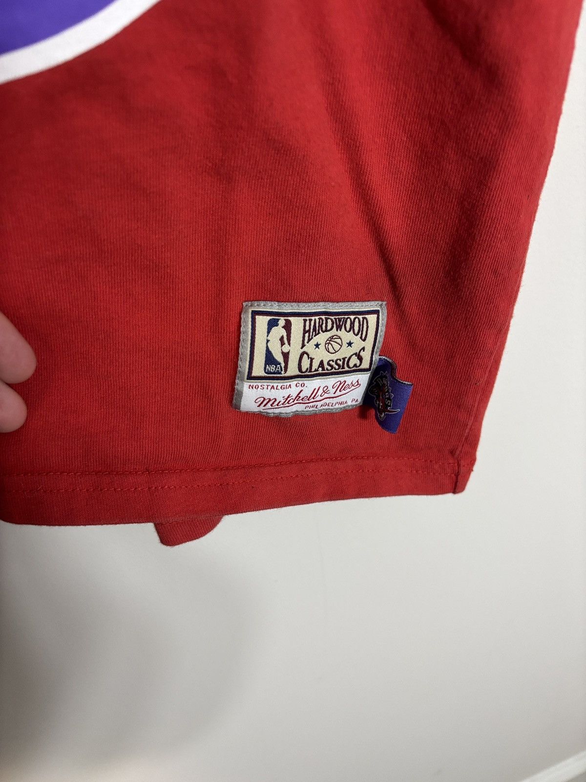 Mitchell & Ness Mitchell & Ness NBA Toronto Raptors Big Logo Shirt Vtg Style Size US M / EU 48-50 / 2 - 2 Thumbnail
