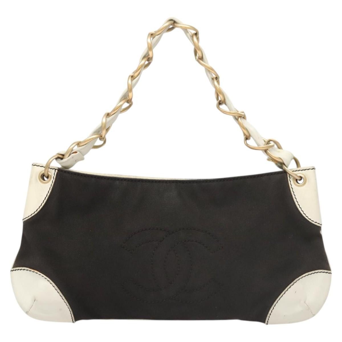 Chanel shoulder