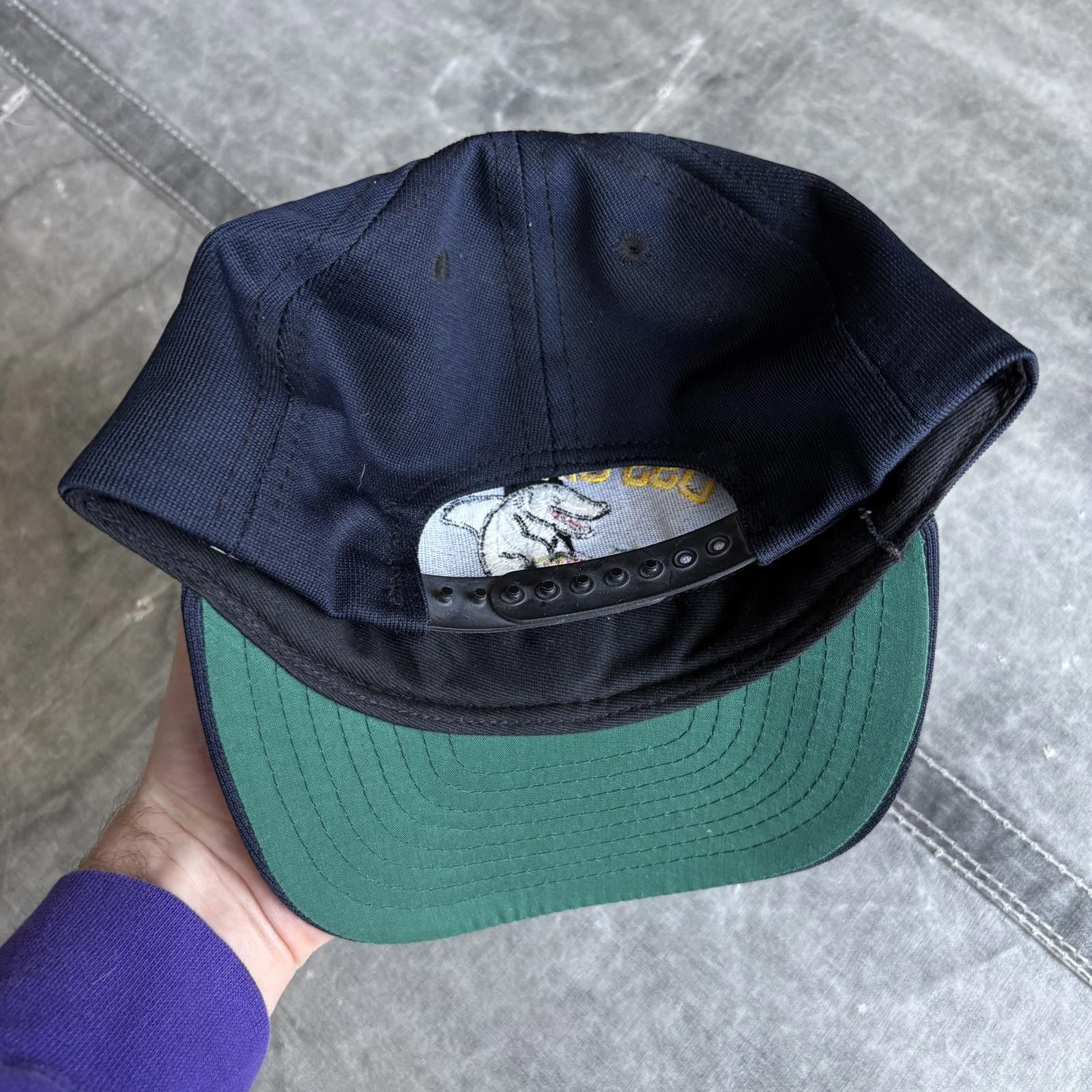 Vintage Vintage 90s USS Cimarron AO-177 Shark Navy USN SnapBack Hat Size ONE SIZE - 2 Thumbnail