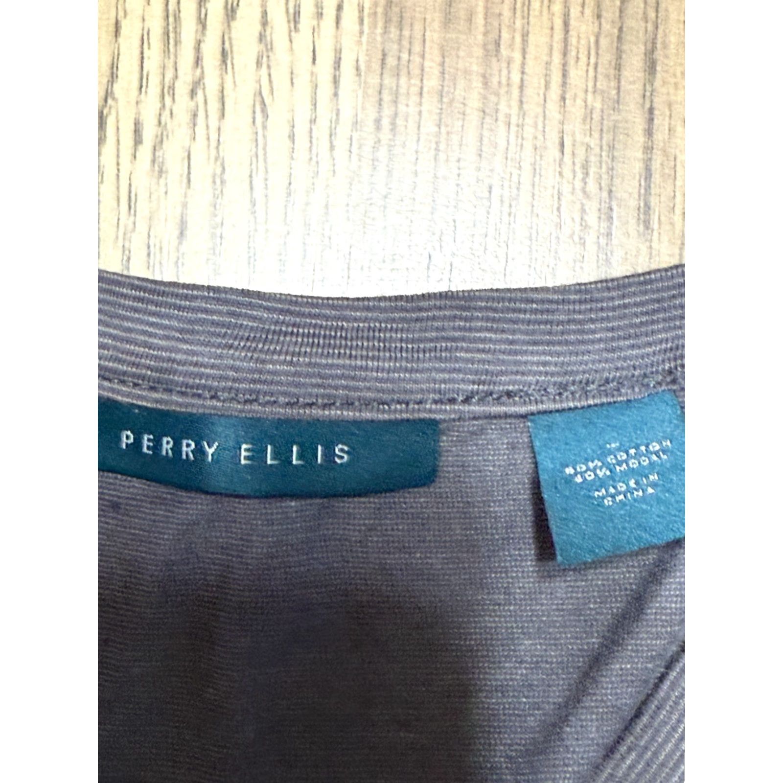 Perry Ellis Perry Ellis Shirt Men L Gray Long Sleeve V-neck Cotton Blend Regular Size US L / EU 52-54 / 3 - 5 Thumbnail
