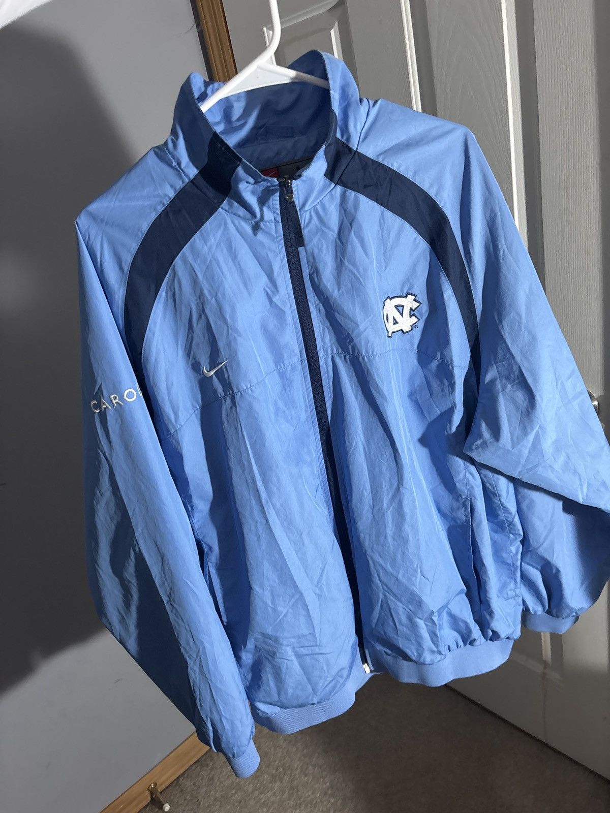 Nike Vintage x UNC x Nike x Windbreaker Size US L / EU 52-54 / 3 - 1 Thumbnail