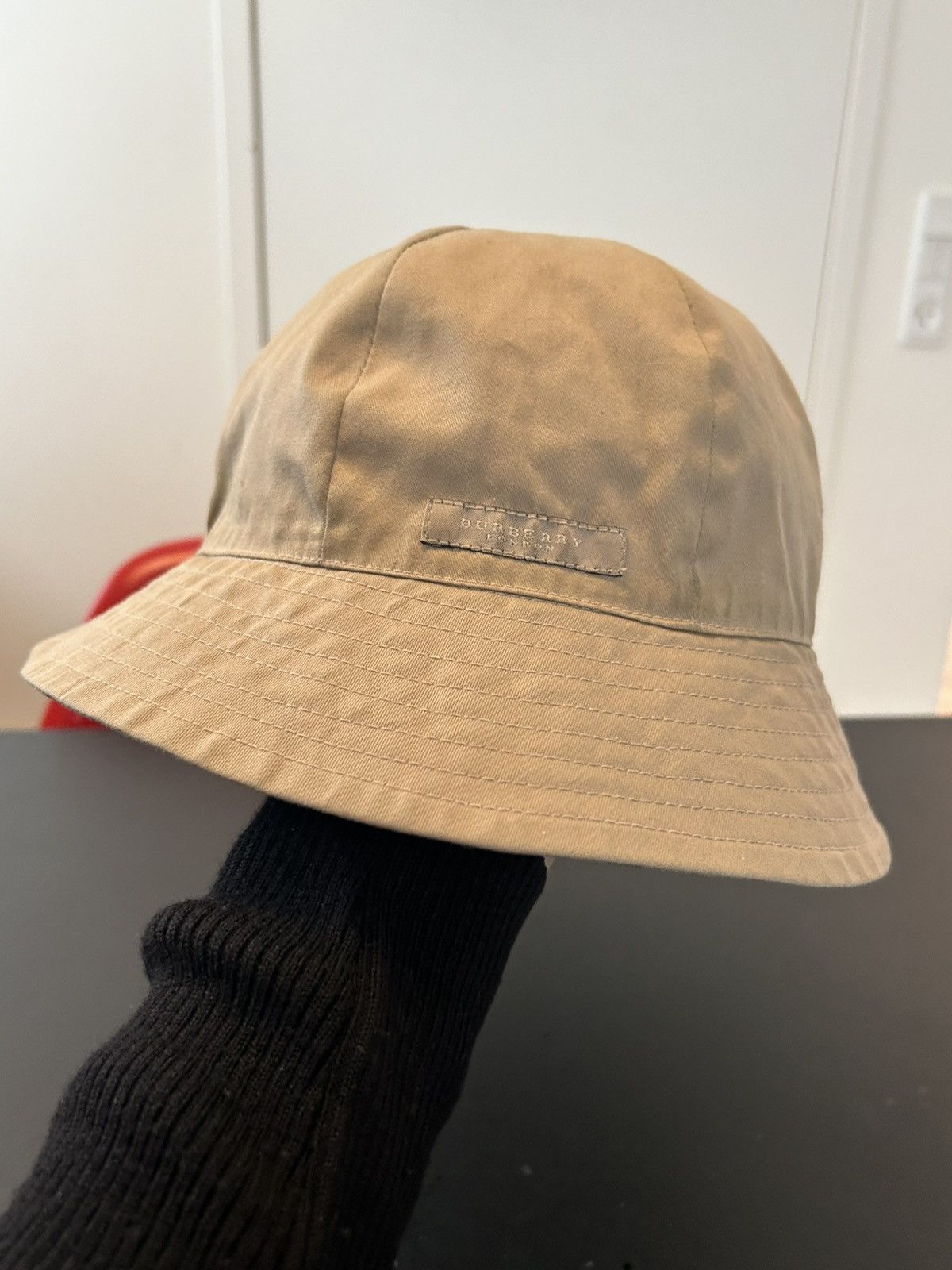 Burberry Burberry London Reversible Nova Check Bucket Hat Unisex Size ONE SIZE - 2 Thumbnail