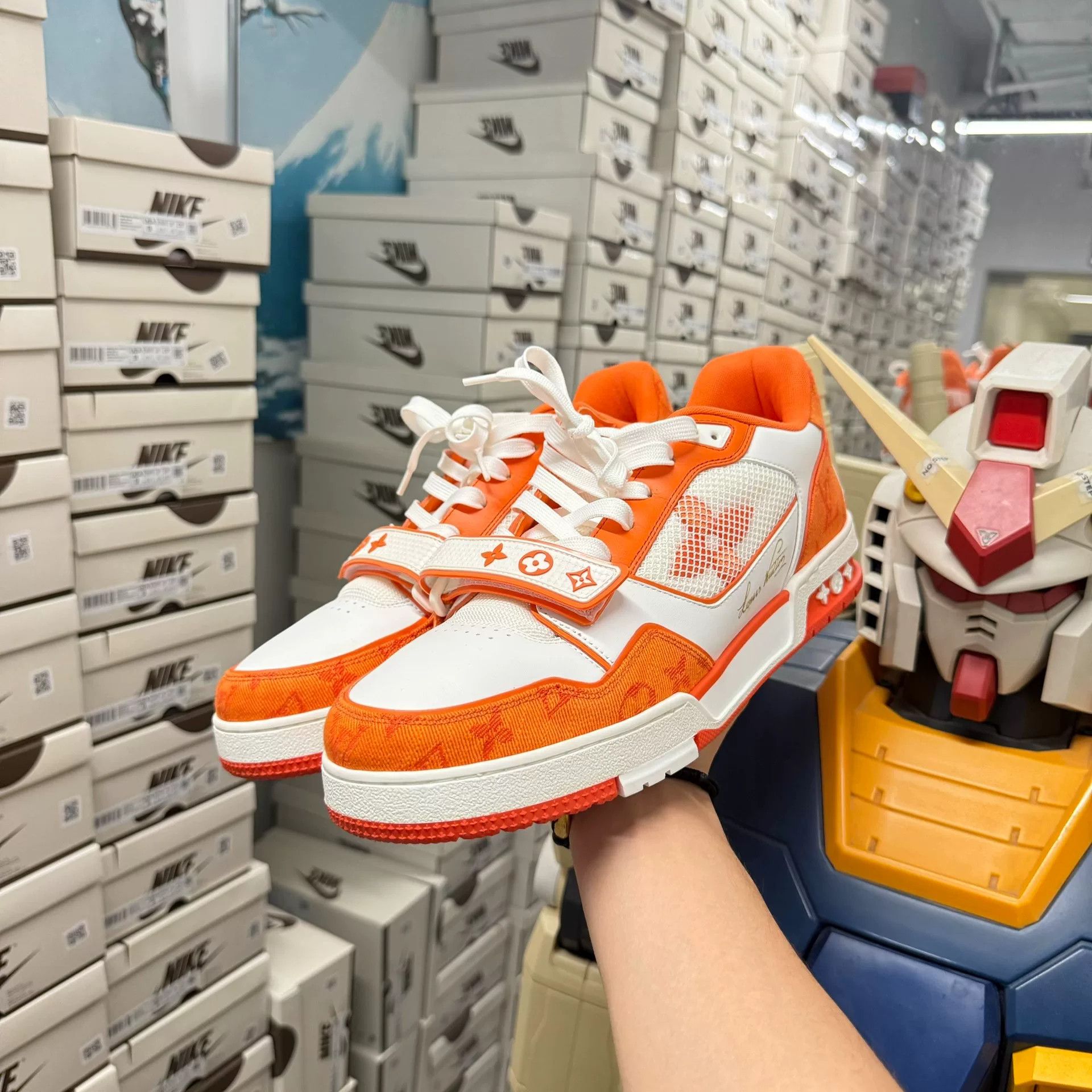 Louis Vuitton Louis Vuitton LV Trainer Velcro White Orange Size US 10 / EU 43 - 1 Thumbnail