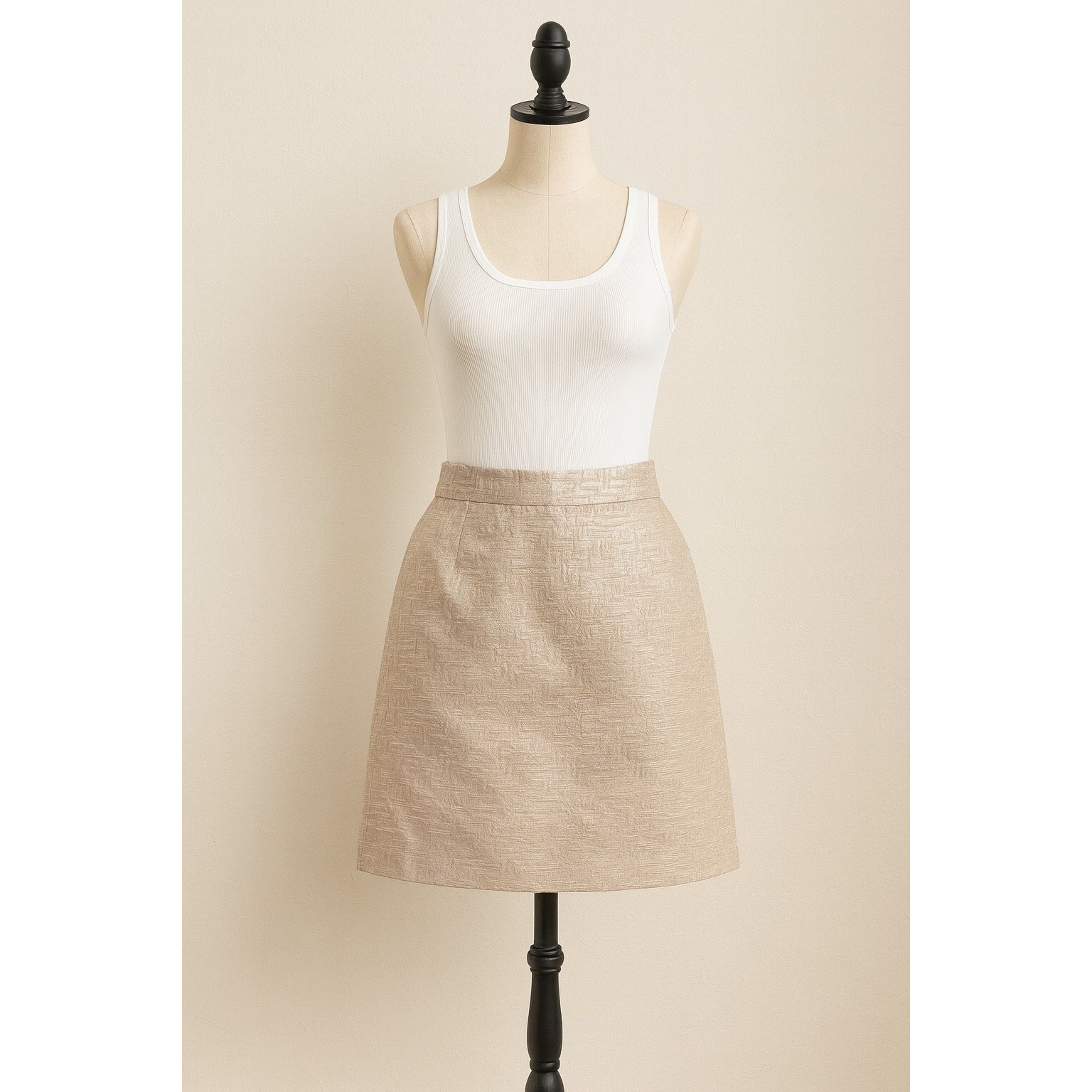 Loft LOFT Petites Gold Brocade Mini Skirt 4P Size 27" / US 4 / IT 40 - 1 Thumbnail