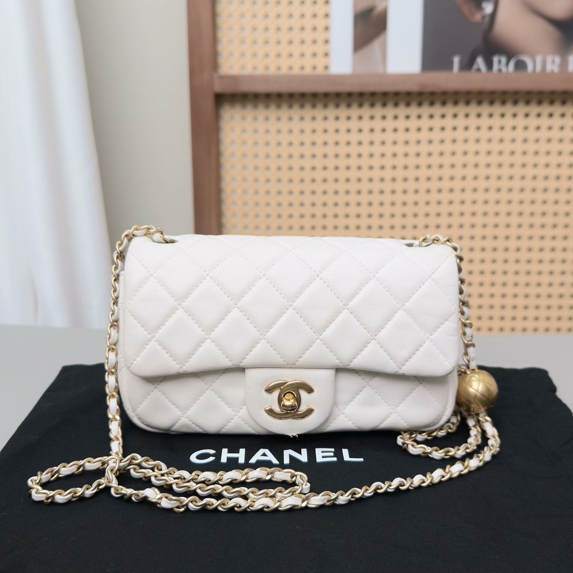 Chanel Pre-loved Bag Very good condition Size ONE SIZE - 1 Thumbnail