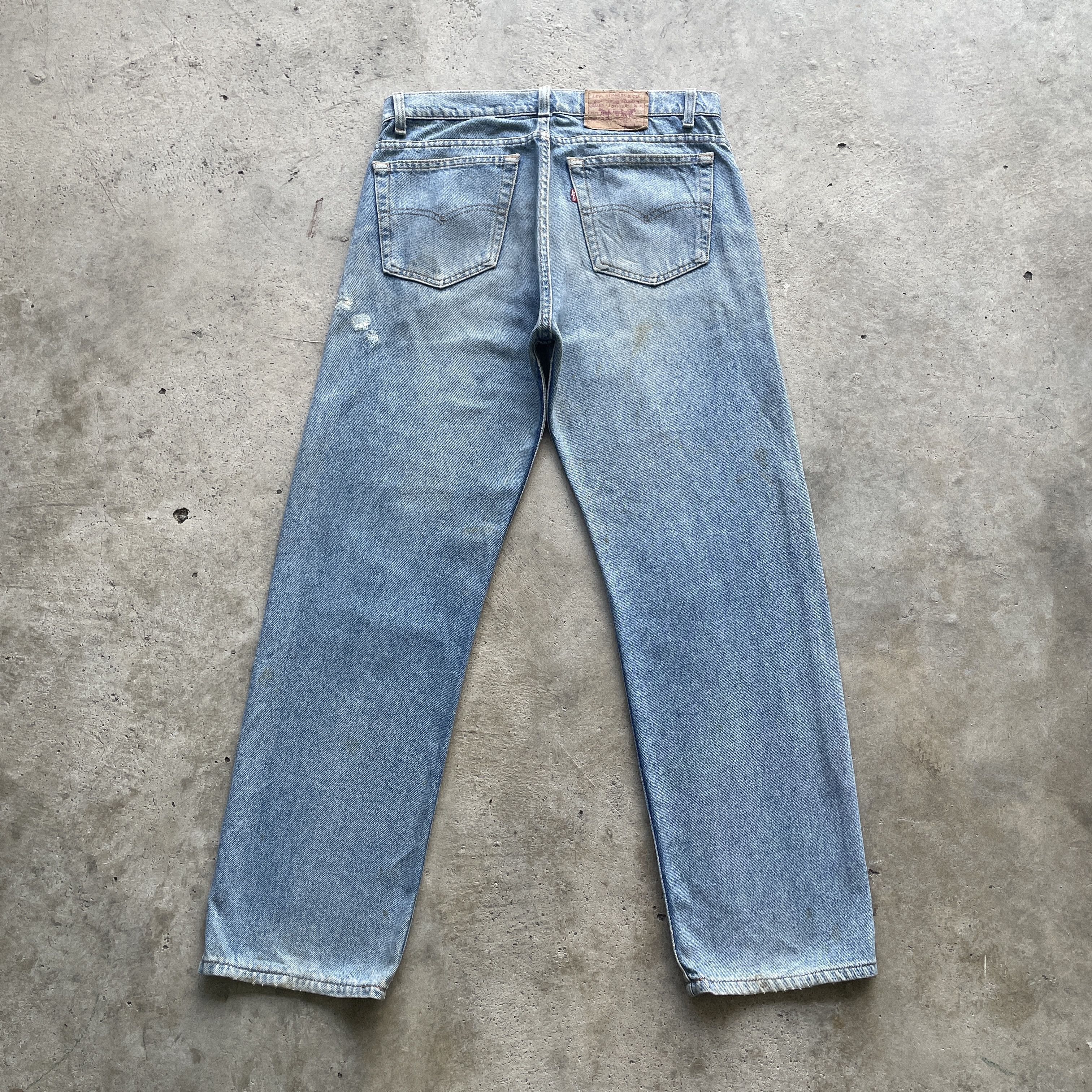 Levi's Vintage Clothing 1990s VINTAGE LEVI’S 505 MADE IN USA JEANS FADED PANTS Size US 33 - 11 Thumbnail