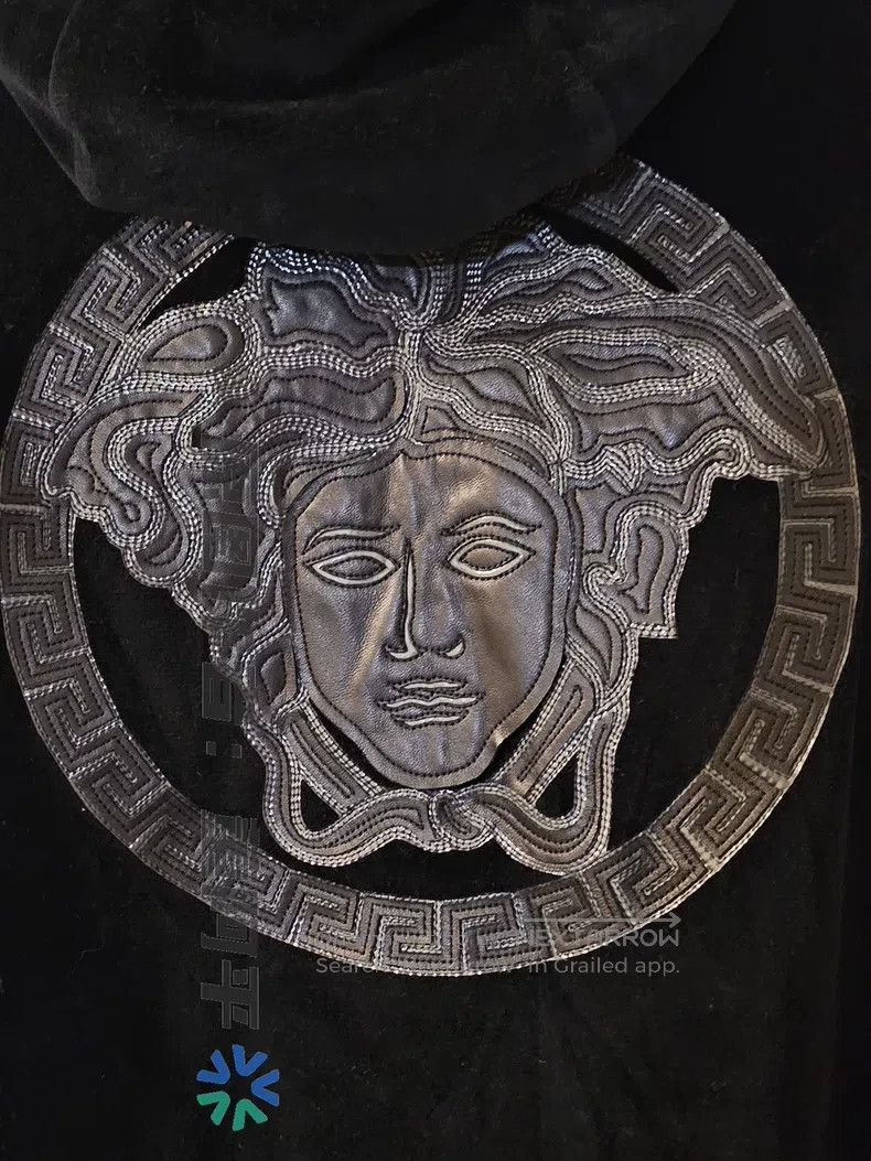 Versace Versace Medusa velvet hooded vest Size US S / EU 44-46 / 1 - 6 Thumbnail