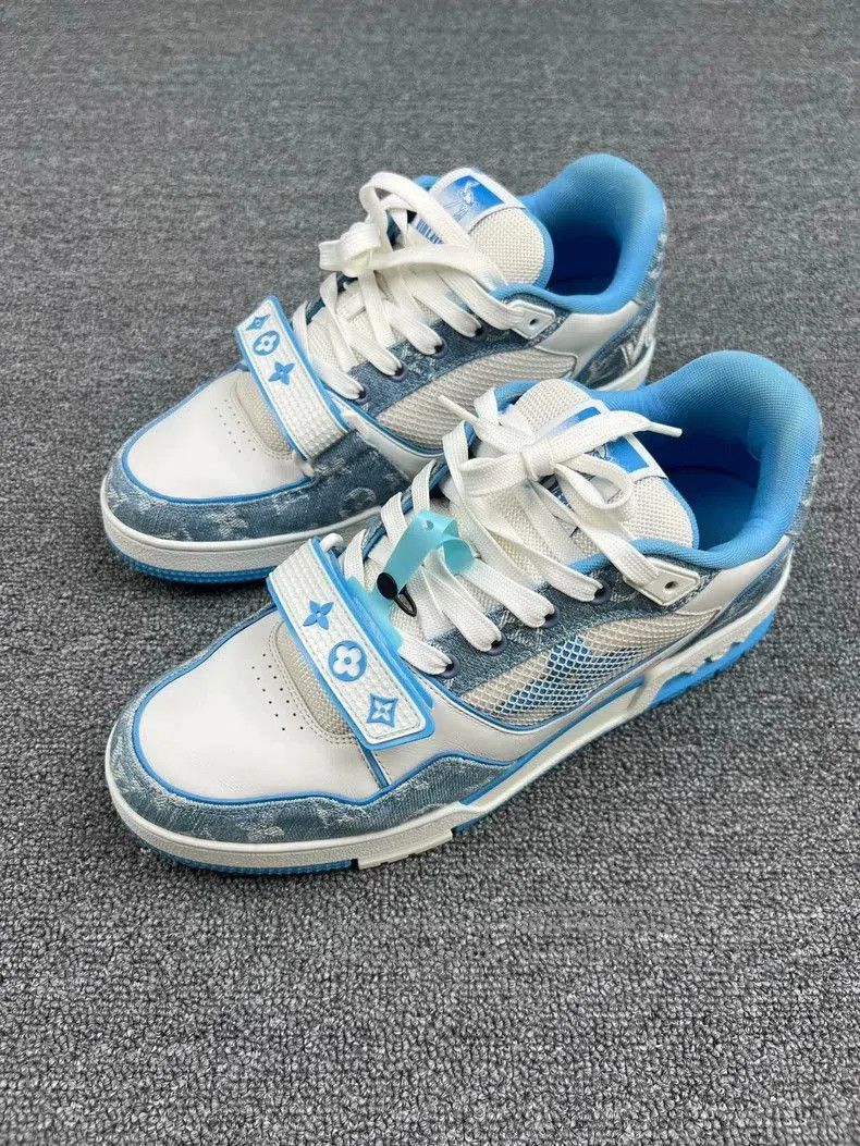 Louis Vuitton Louis Vuitton Trainer Lowtop Sneakers Blue White. Size US 9 / EU 42 - 1 Thumbnail