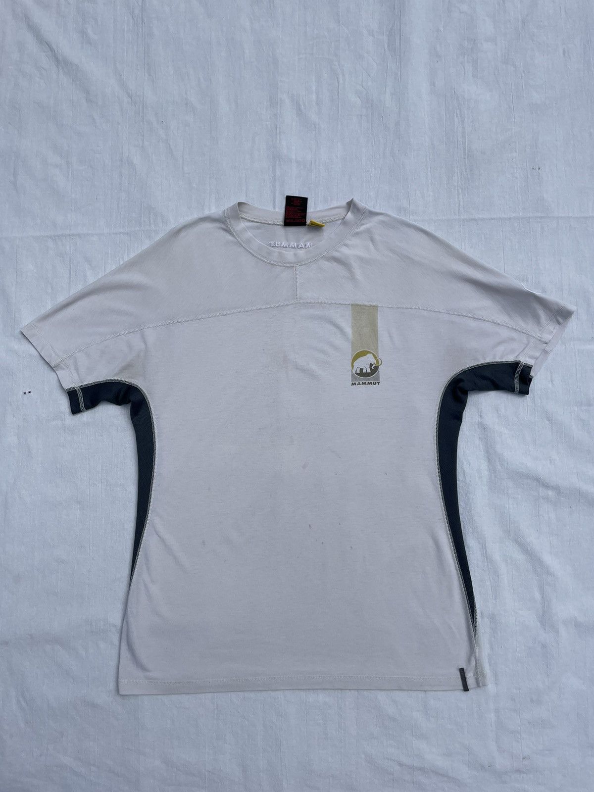 Mammut × Vintage Vintage Mammut T-Shirt Size US L / EU 52-54 / 3 - 1 Thumbnail
