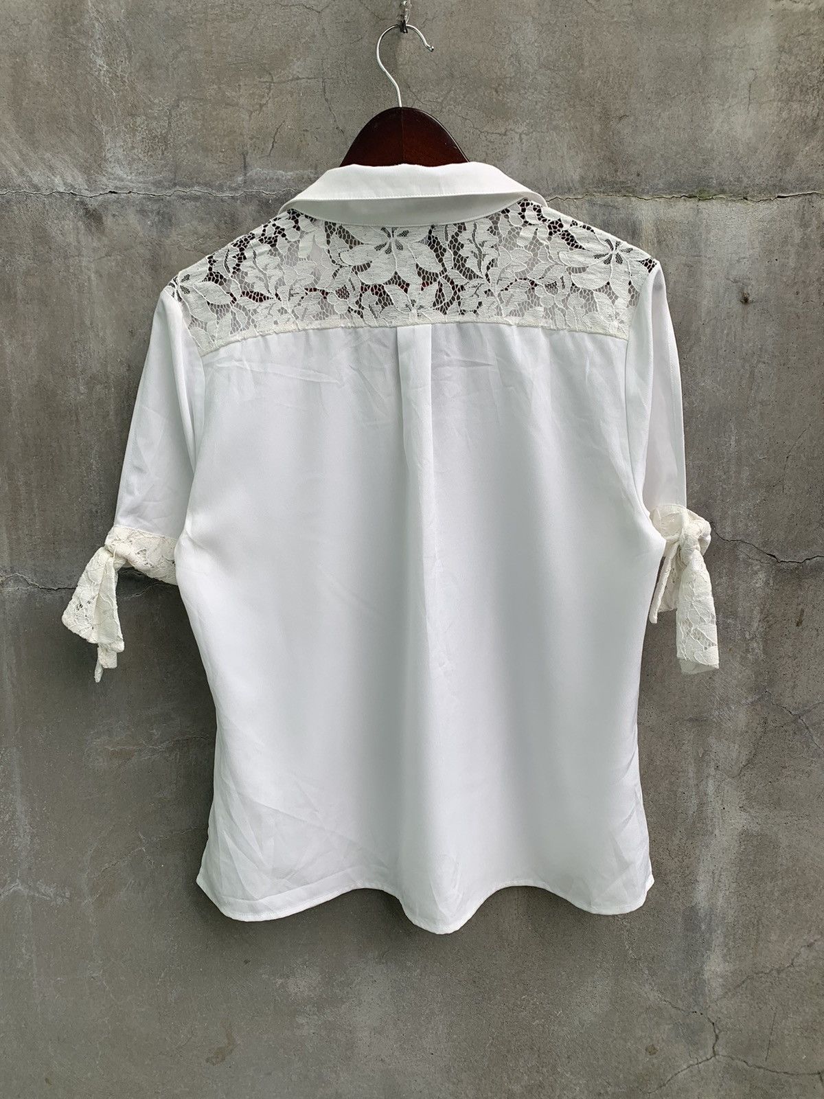 Karl Lagerfeld Flower Crochet Blouse Size L / US 10 / IT 46 - 5 Thumbnail