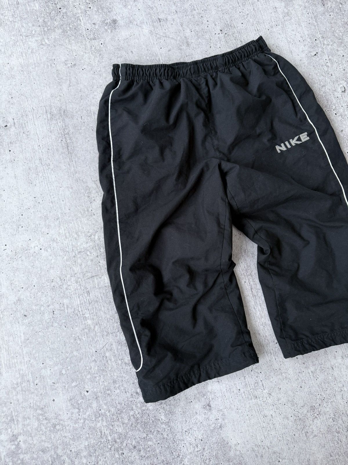 Nike × Vintage Nike Vintage Y2K Black Shorts 00s Size US 33 - 5 Thumbnail
