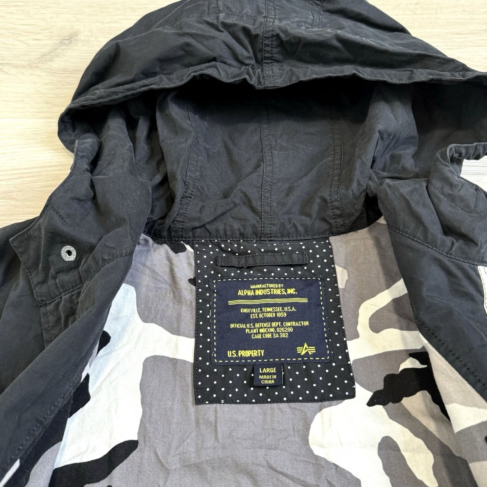 Vintage VINTAGE Alpha Industries Inc Diplomat Fishtail Parka Hooded Zip Women L Black Camo Parka Womens刘 Size L / US 10 / IT 46 - 4 Thumbnail