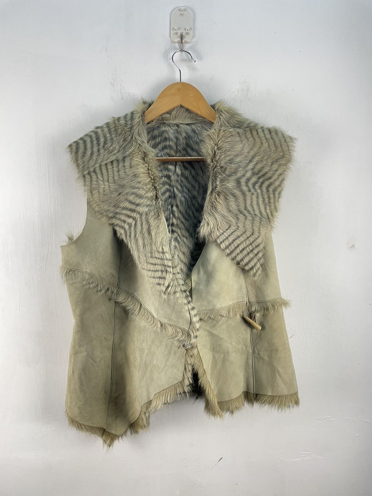Japanese Brand Vintage Fur Goat Sheepskin Patchwork Vest Jacket Size US M / EU 48-50 / 2 - 3 Thumbnail