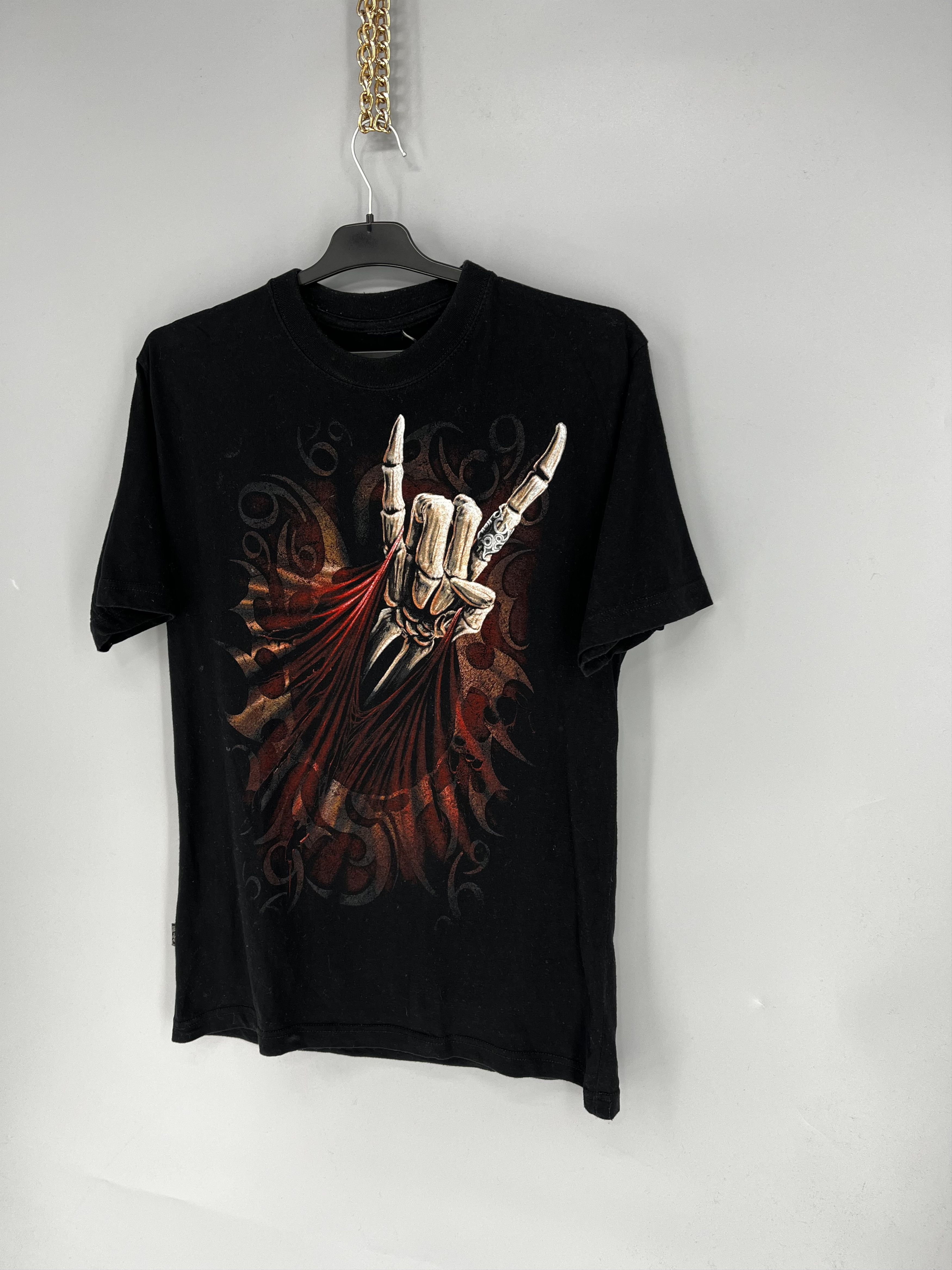 Band Tees VINTAGE GOTHIC SPIRAL SKULL Y2K GRUNGE PUNK ROCK Size US M / EU 48-50 / 2 - 3 Thumbnail
