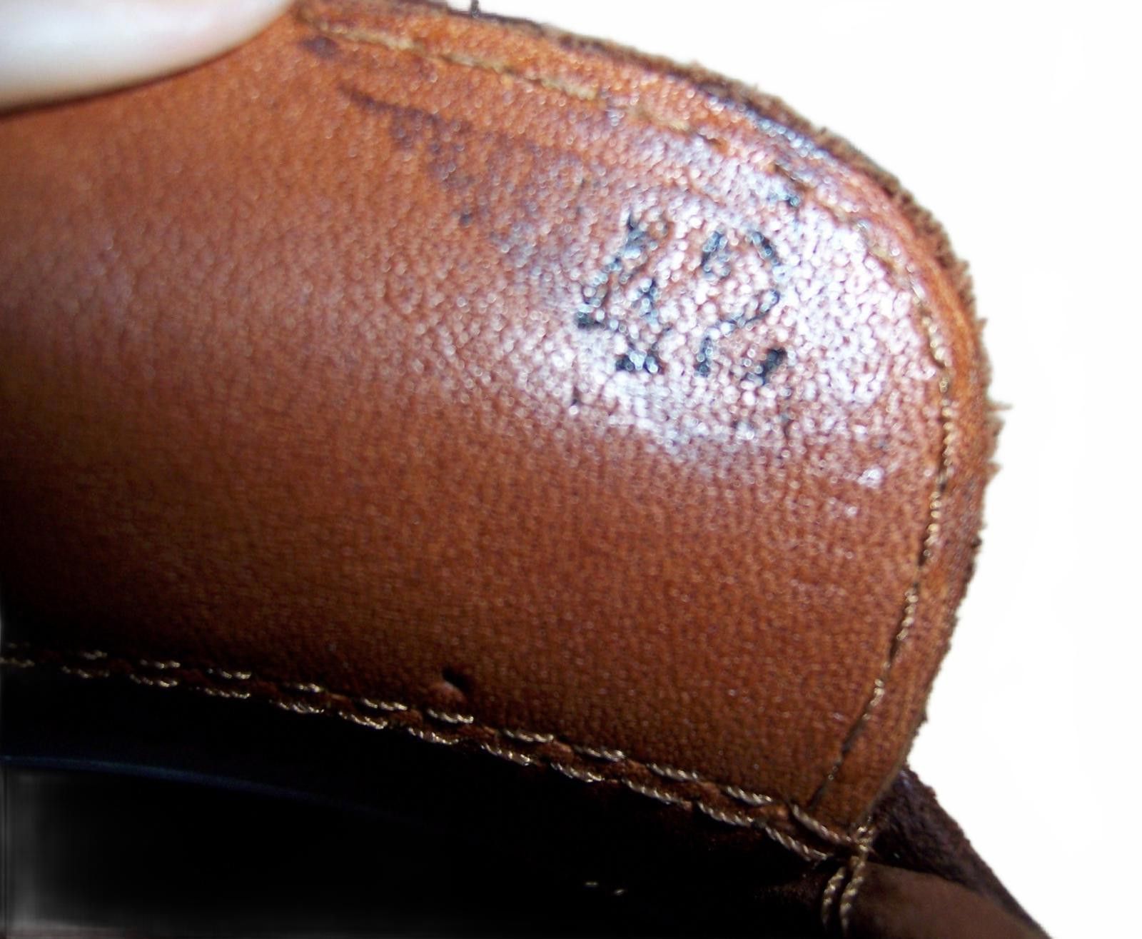 Bally Vintage Bally Men's Suede Tasseled Loafers -Dark Chili 42/9D Size US 9 / EU 42 - 5 Thumbnail
