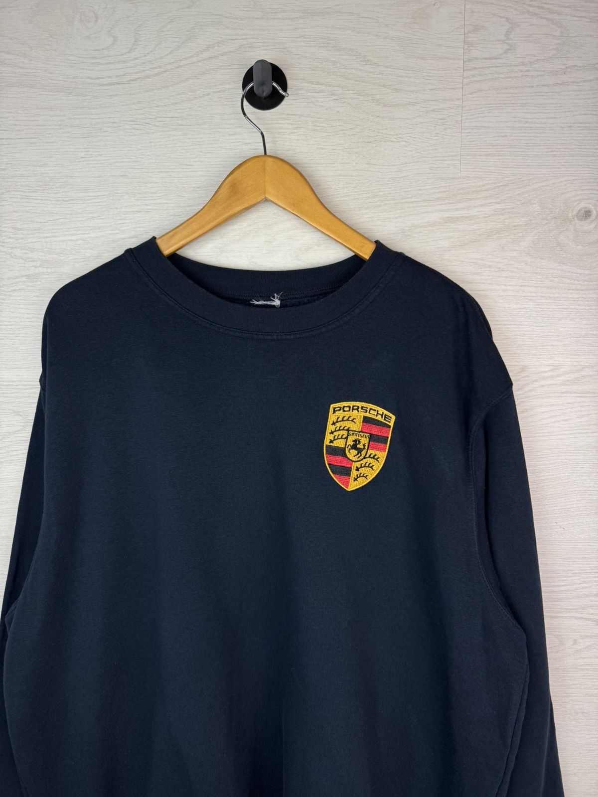 Vintage Vintage Porsche Sweatshirt Navy Embroidered Crest Size US M / EU 48-50 / 2 - 2 Thumbnail