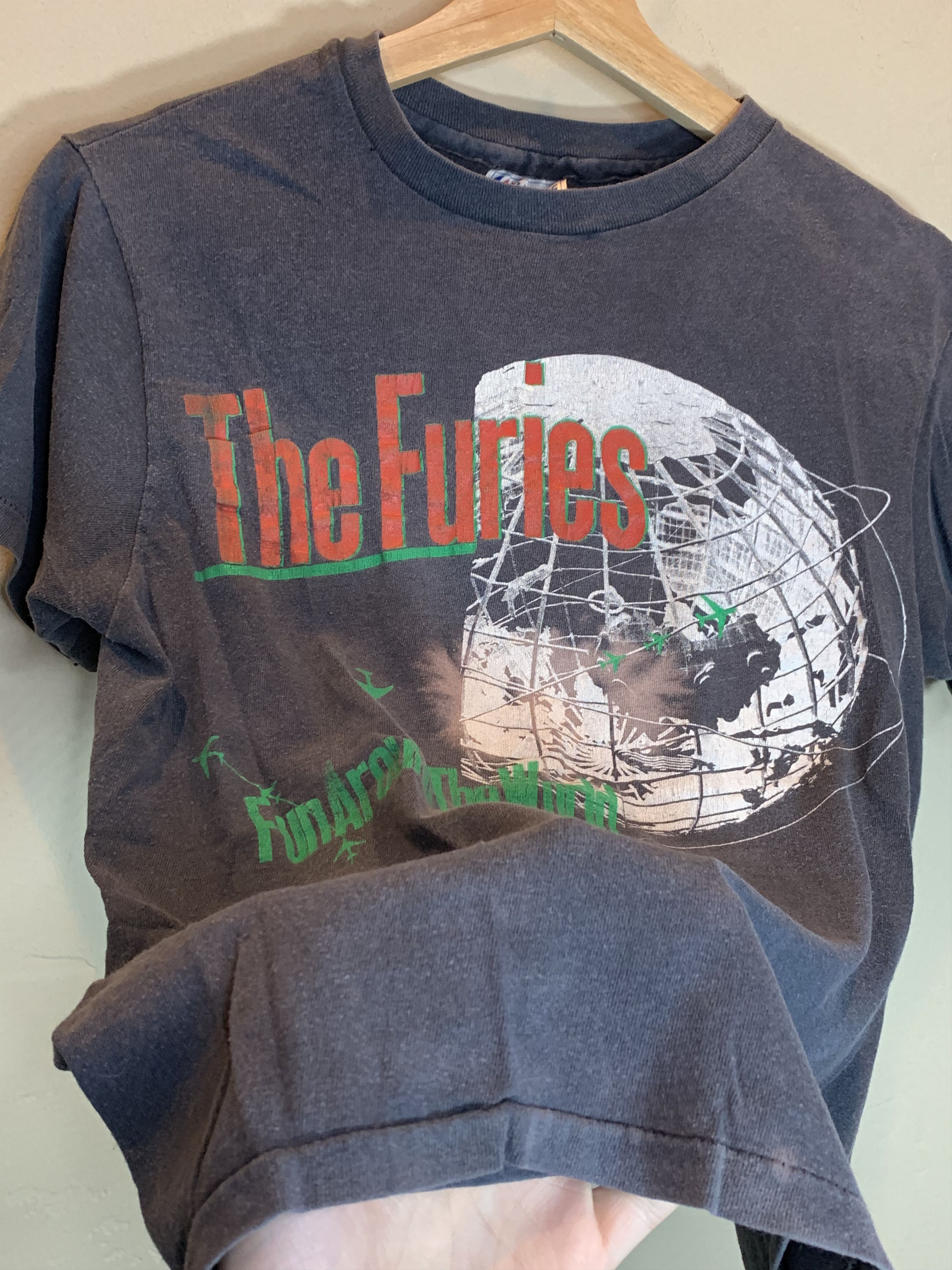 Band Tees RARE* Vintage 80s The Furies Fun Around The World Band Shirt Size US M / EU 48-50 / 2 - 4 Thumbnail