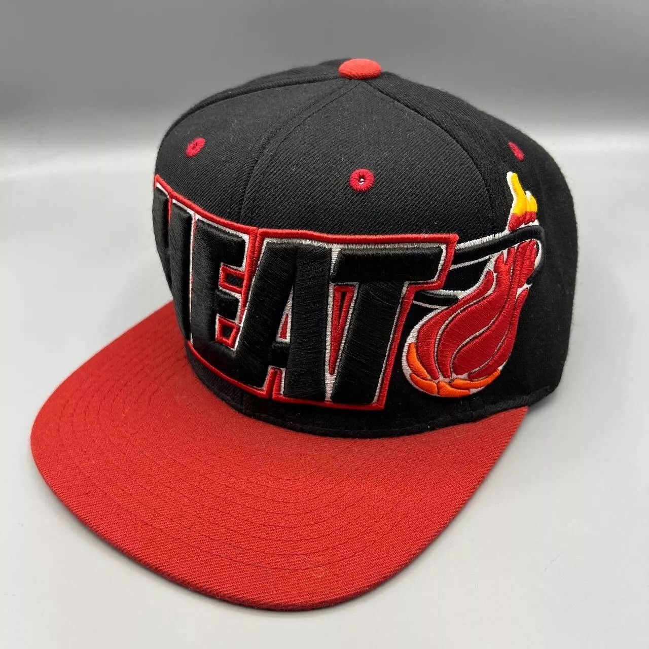 Mitchell & Ness Miami Heat Hat Men Mitchell & Ness NBA Snap Back Cap Size ONE SIZE - 1 Thumbnail
