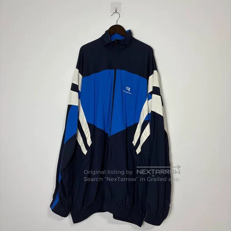 Balenciaga Balenciaga Sportyb Embroidered Blue and White Colorblock W Size US S / EU 44-46 / 1 - 1 Thumbnail