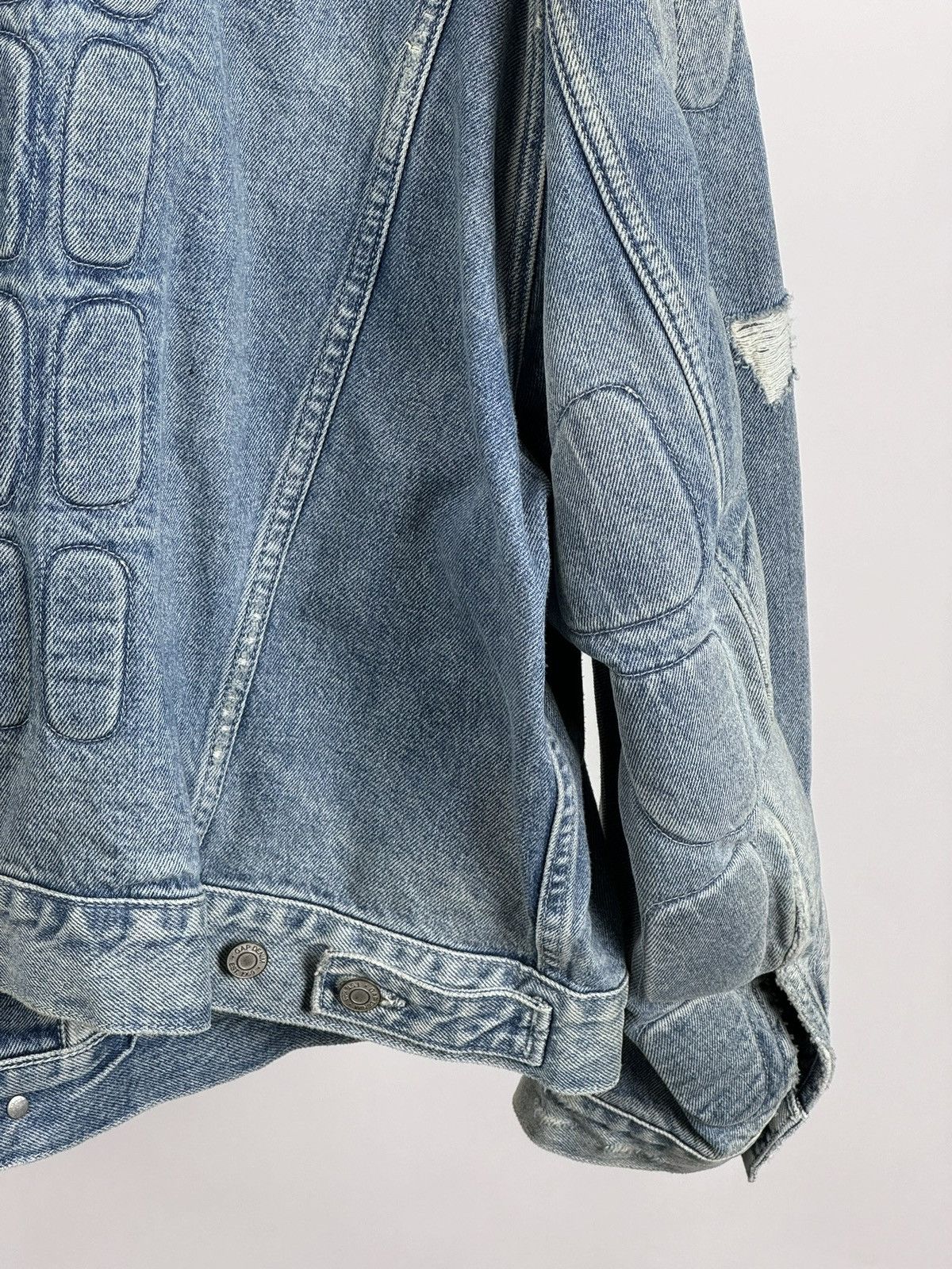 Balenciaga × Gap × Kanye West Padded Denim Jacket L Size US L / EU 52-54 / 3 - 9 Thumbnail
