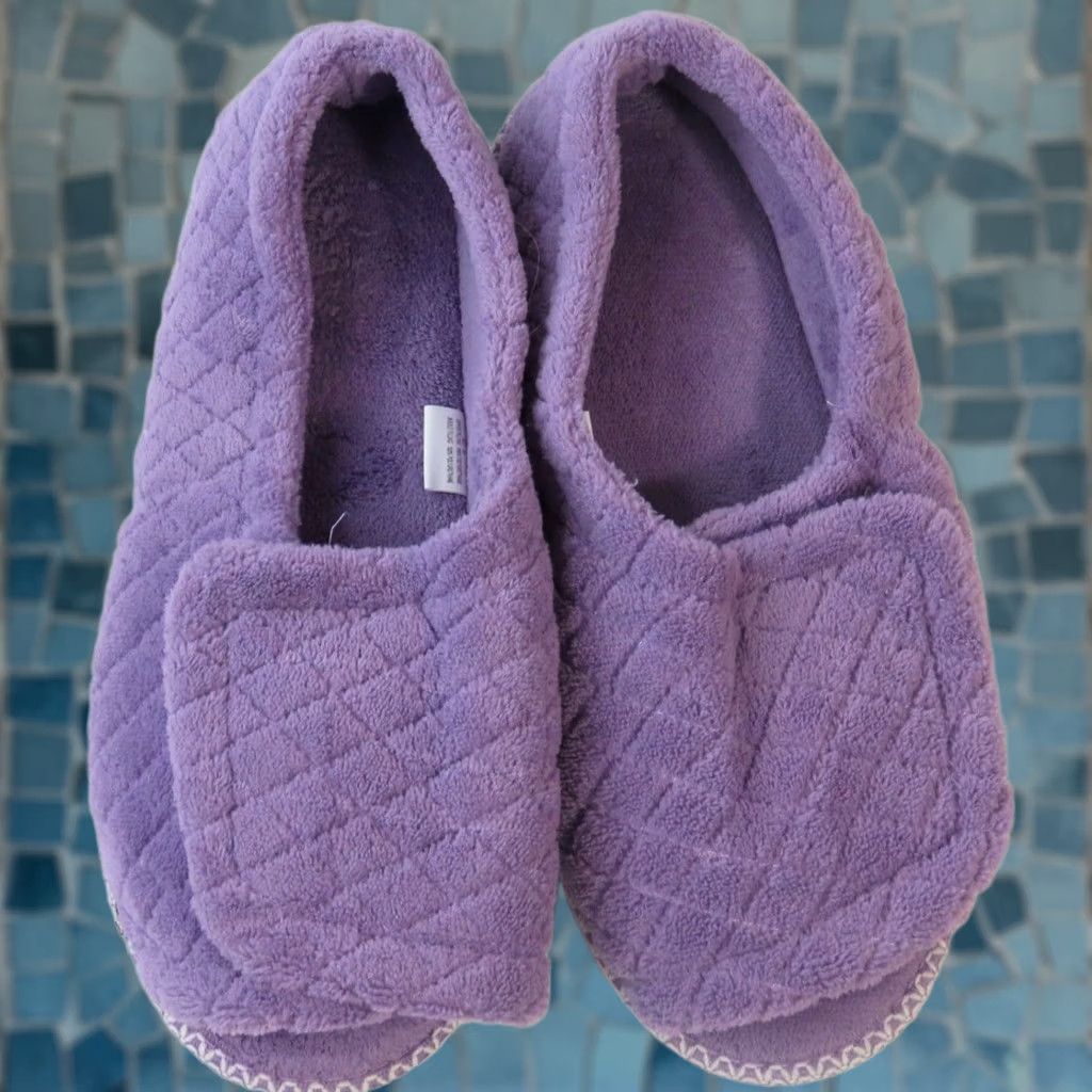 Vintage Muk Luks Marylou Slipper Womens XL 11-12 Purple Chenille Slip On Slide Slippers Casual Womens Size US 11 / IT 41 - 1 Thumbnail