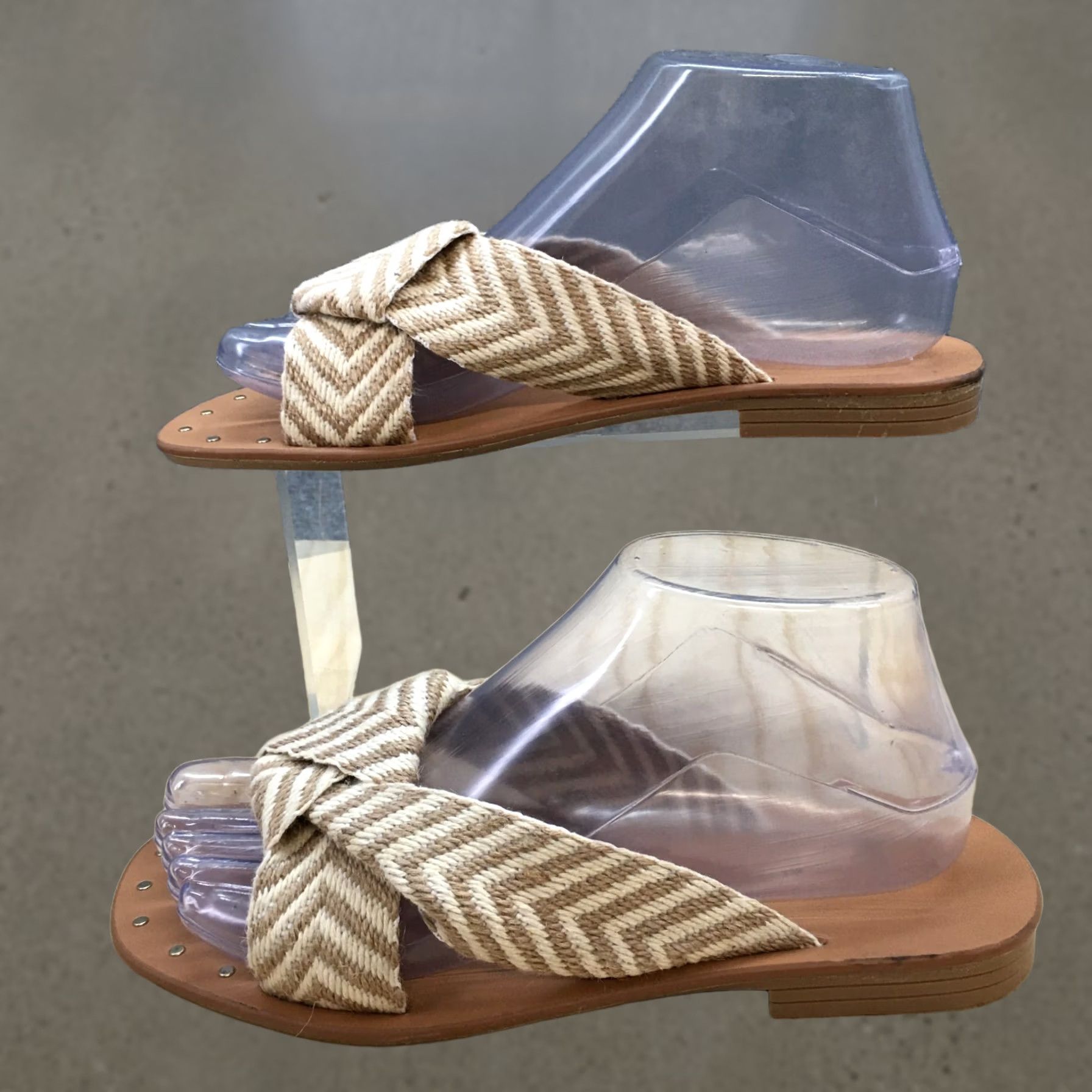 Vintage Universal Thread Sandals Womens 7 Chevron Print Knotted Strap Slide Brown Fabric Size US 7 / IT 37 - 1 Thumbnail