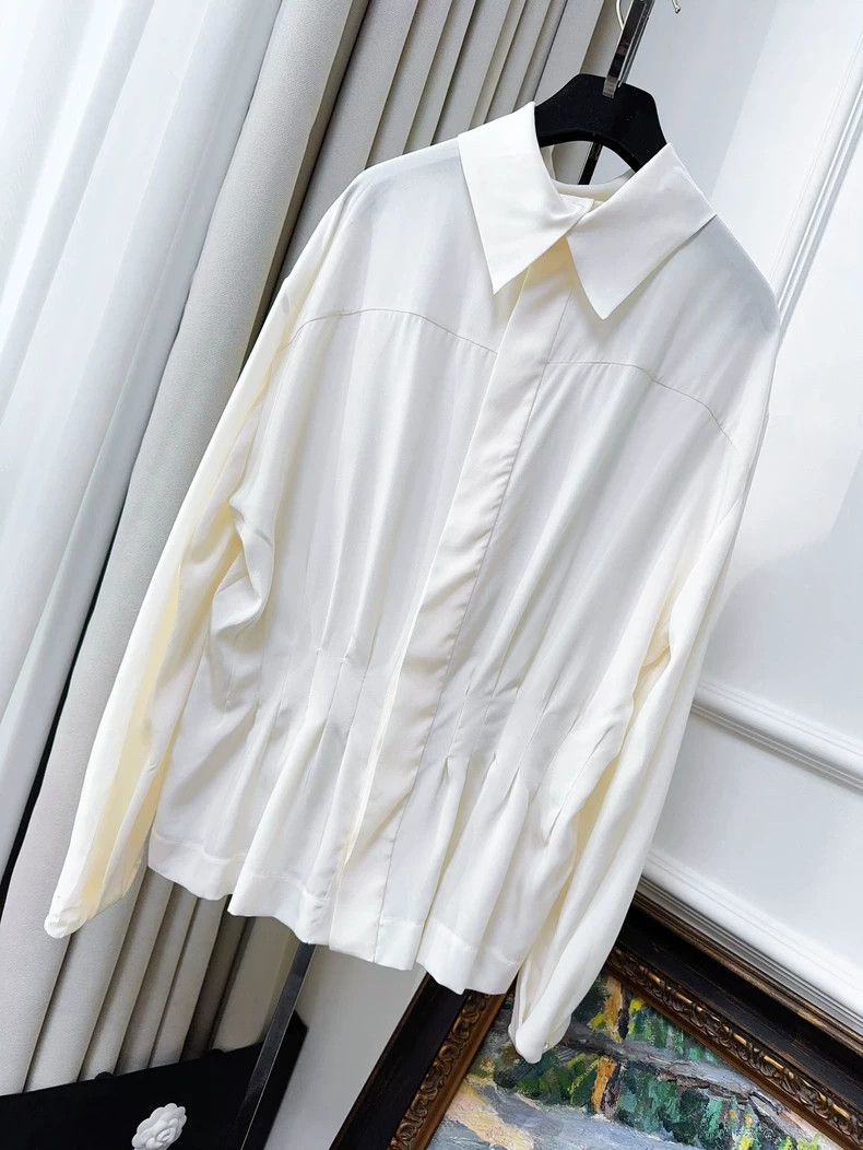 Chanel Chanel 17k beige pointed collar pleated waist mulberry sil Size M / US 6-8 / IT 42-44 - 1 Thumbnail