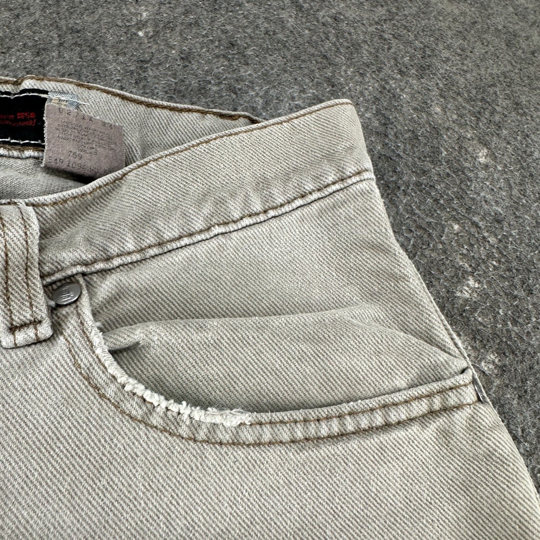 Levi's VINTAGE Levi's Silvertab Jeans Mens 30x32 Brown Distressed 90s Straight Denim Cotton Wool? (No wool) Size US 30 / EU 46 - 4 Thumbnail