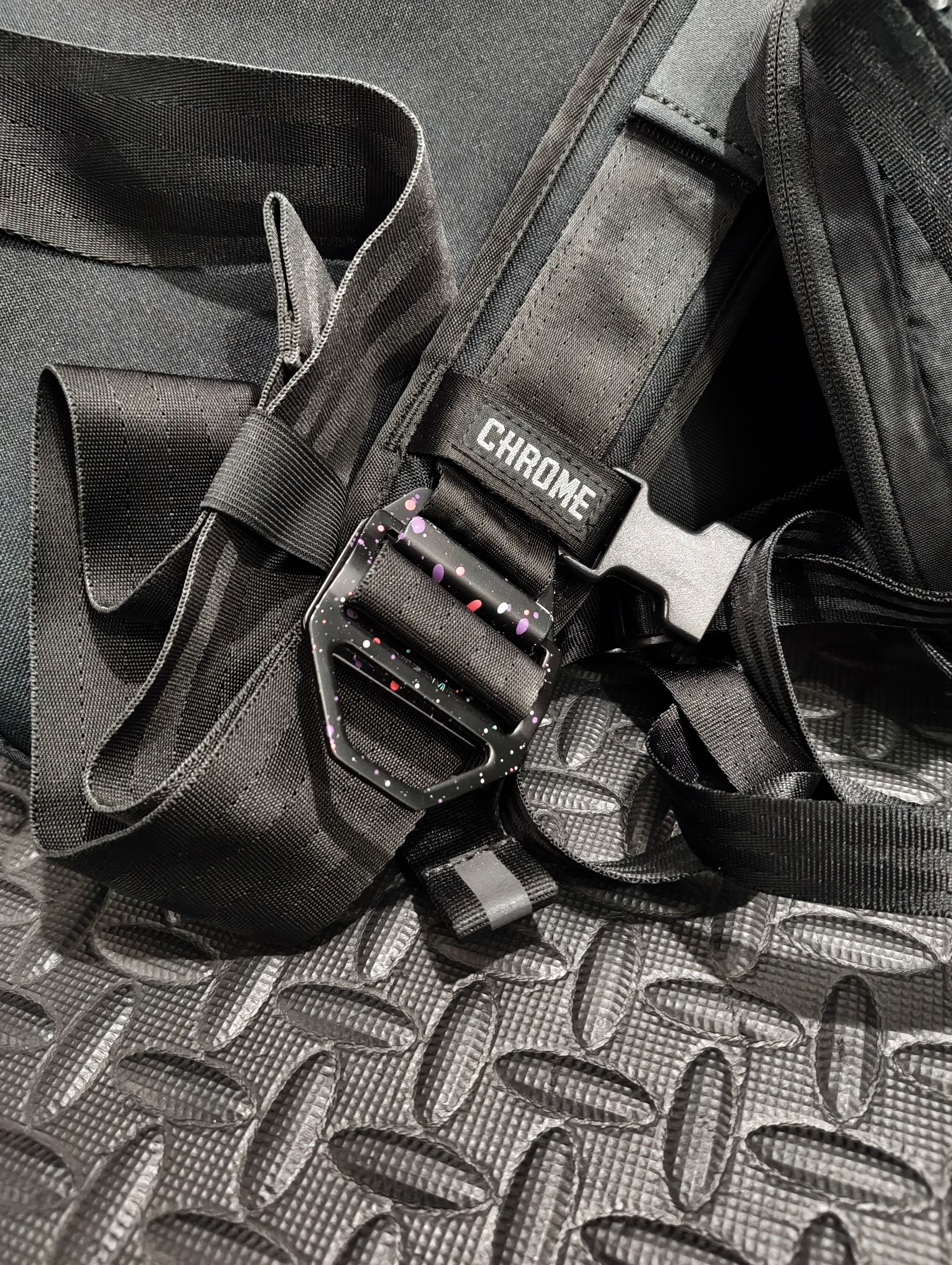 Chrome Industries Kadet Max 15L Slide Sling XRF Front & Logan Pouch 1L BUNDLE Size ONE SIZE - 4 Thumbnail