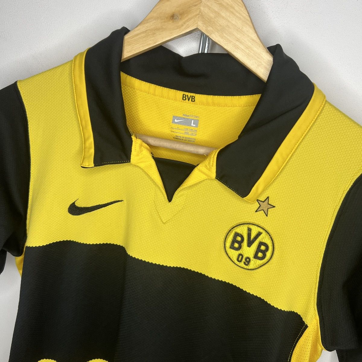 Nike Vintage Borussia Dortmund BVB Jersey Home Kit Tshirt Size US S / EU 44-46 / 1 - 4 Thumbnail