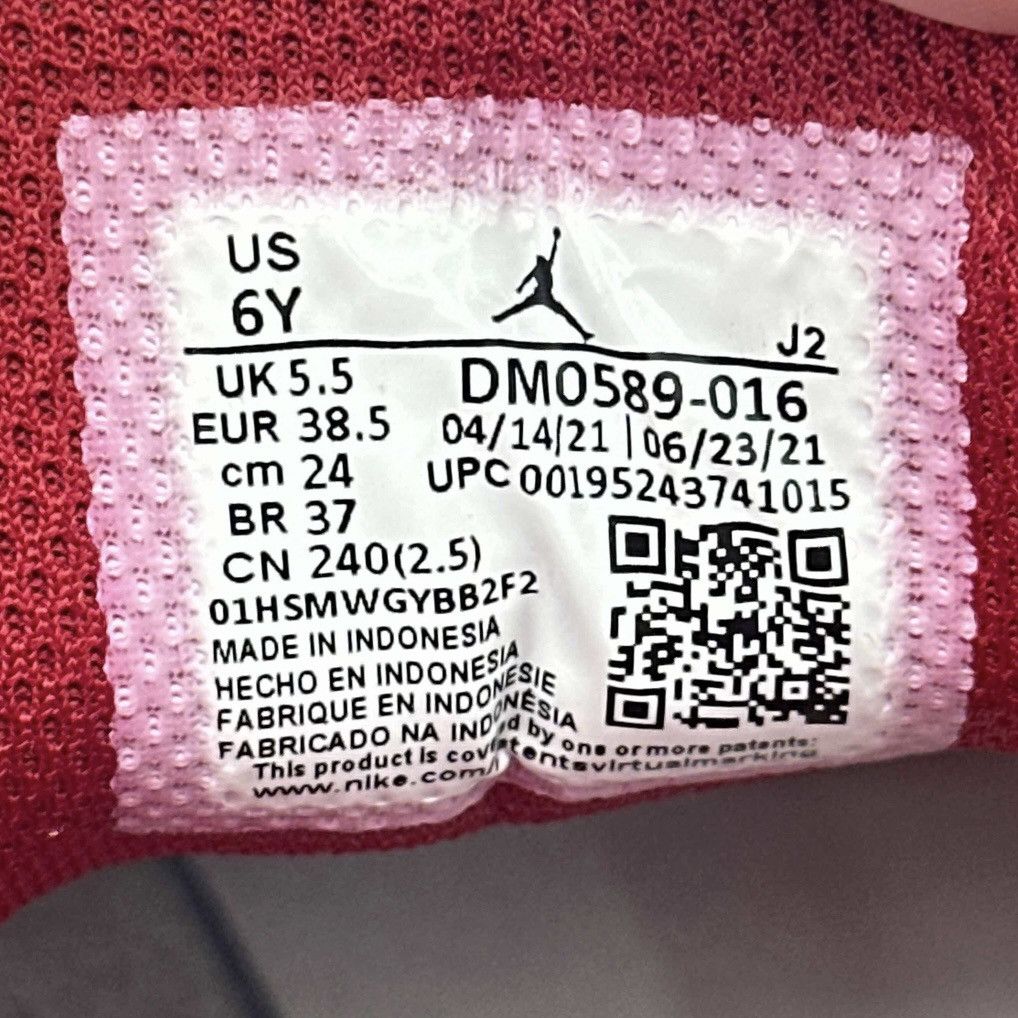 Jordan Brand Air Jordan 1 Low Light Smoke Grey Gym Red SE GS Youth 6Y Size US 6 / EU 39 - 6 Thumbnail