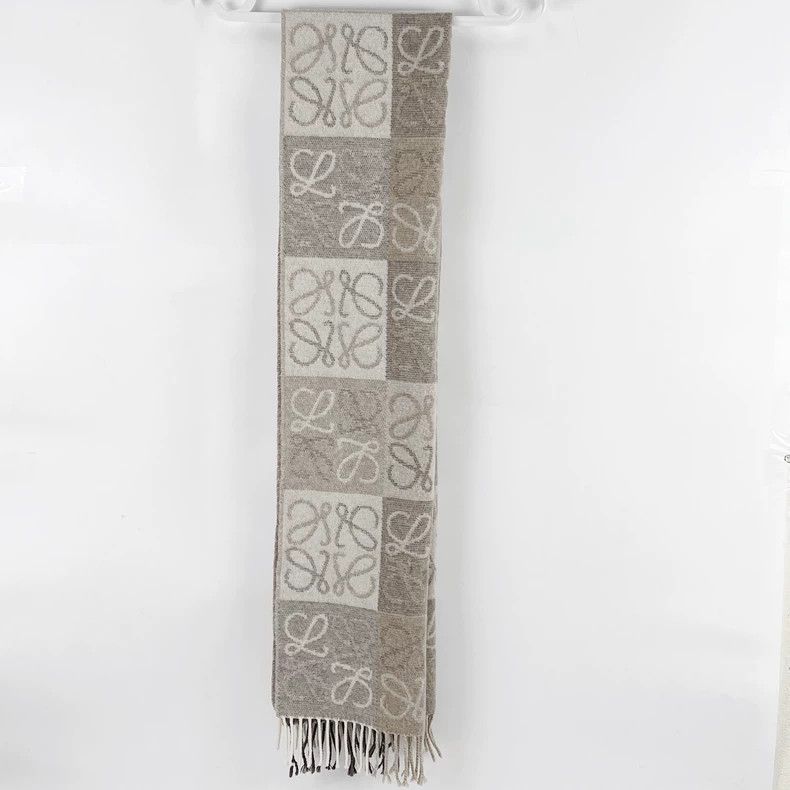 Loewe LOEWE Classic Checkerboard Milk Tea Colored Scarf Size ONE SIZE - 2 Thumbnail