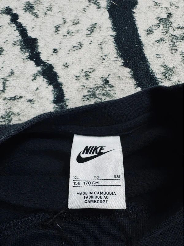 Nike Nike swoosh crewneck sweatshirt black white S Size US S / EU 44-46 / 1 - 4 Thumbnail