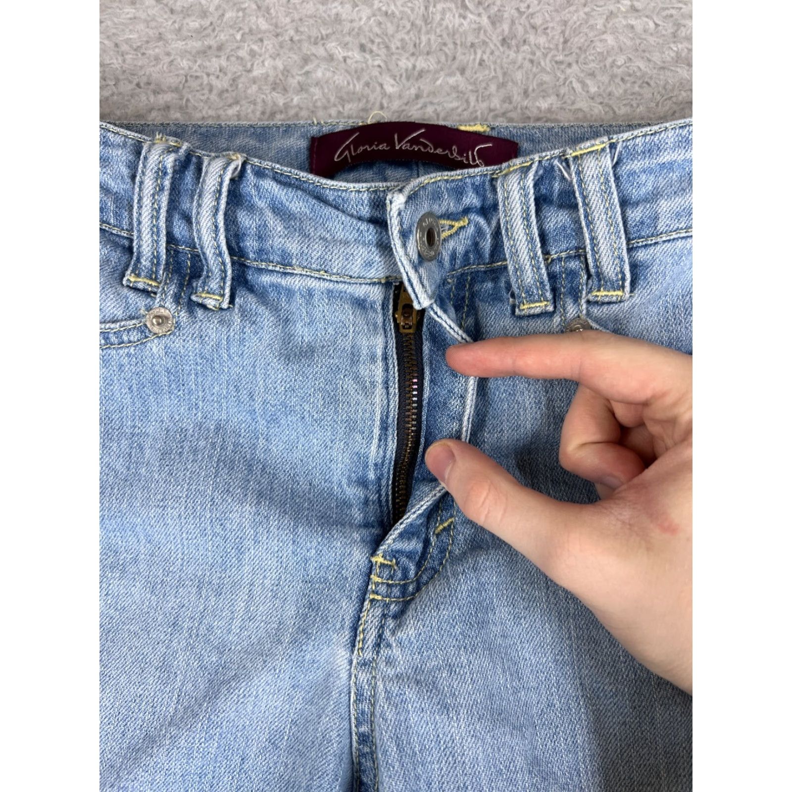 Gloria Vanderbilt Gloria Vanderbilt Capri Pants Womens 8 Blue Denim Light Wash Stretch 5-Pocket Regular Fit Size 30" / US 8 / IT 44 - 7 Thumbnail
